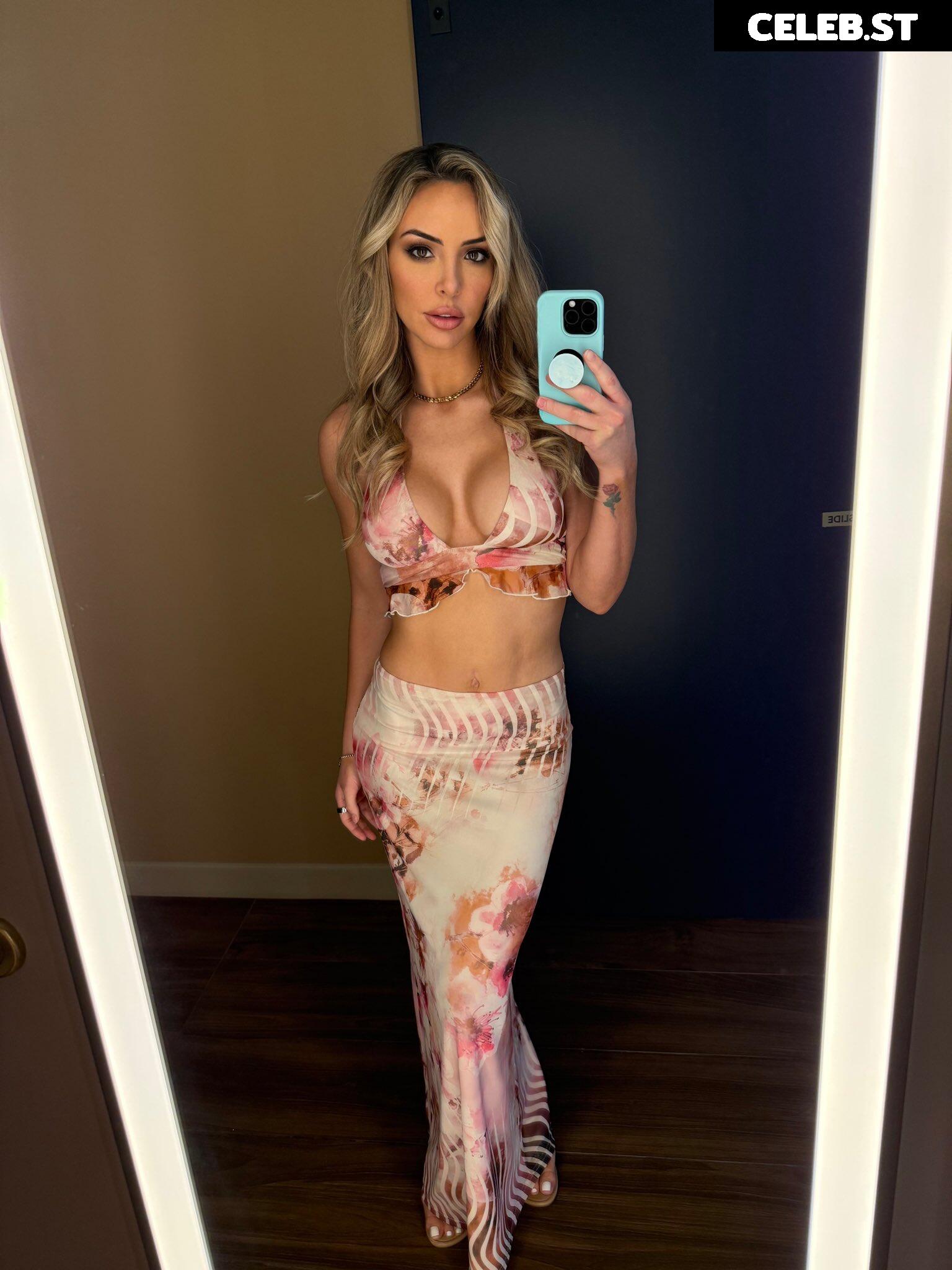 Cassie Lee/Jess McKay (Peyton Royce/Billie Kay) Image 24426634