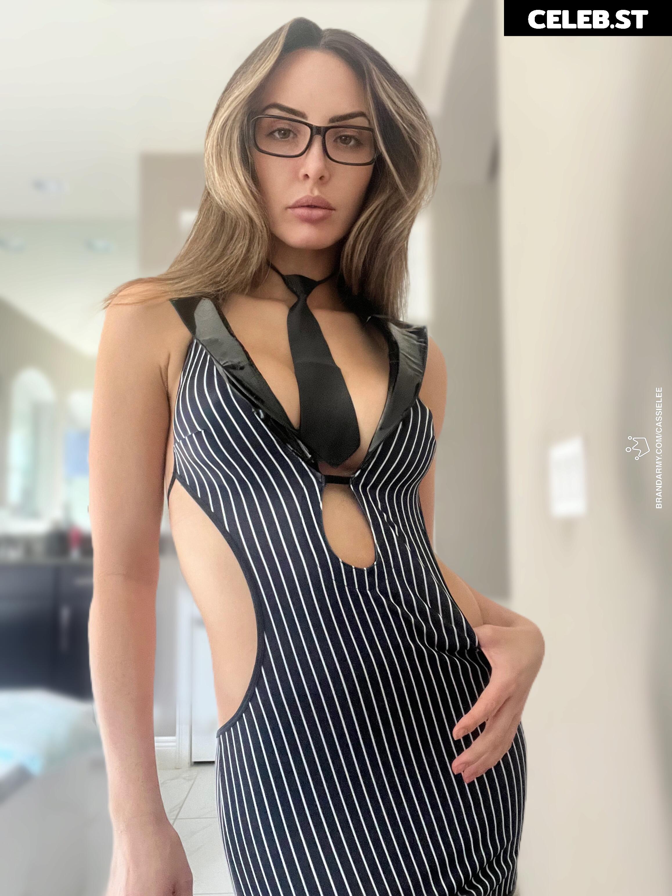 Cassie Lee/Jess McKay (Peyton Royce/Billie Kay) Image 24426150