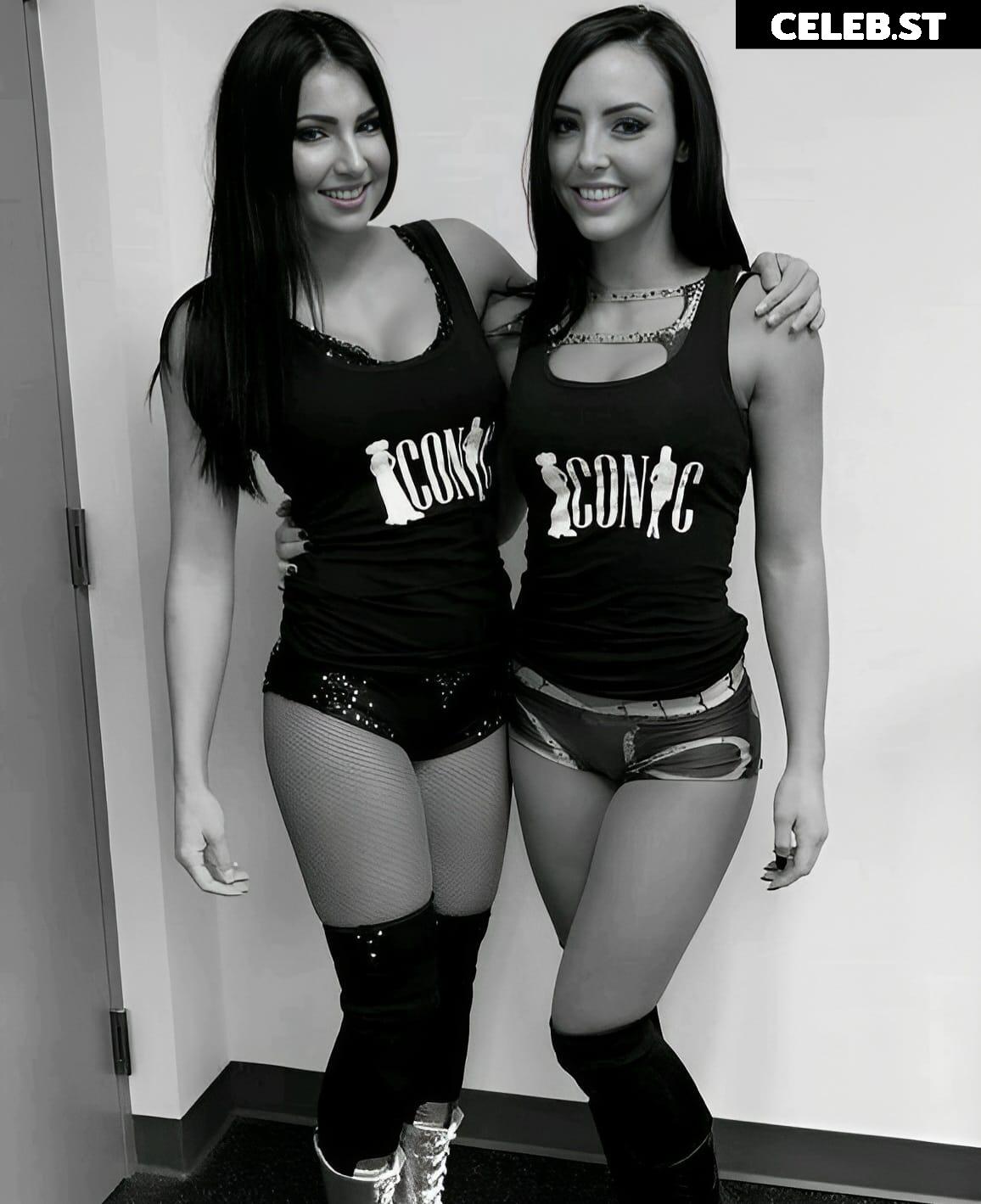 Cassie Lee/Jess McKay (Peyton Royce/Billie Kay) Image 24426178