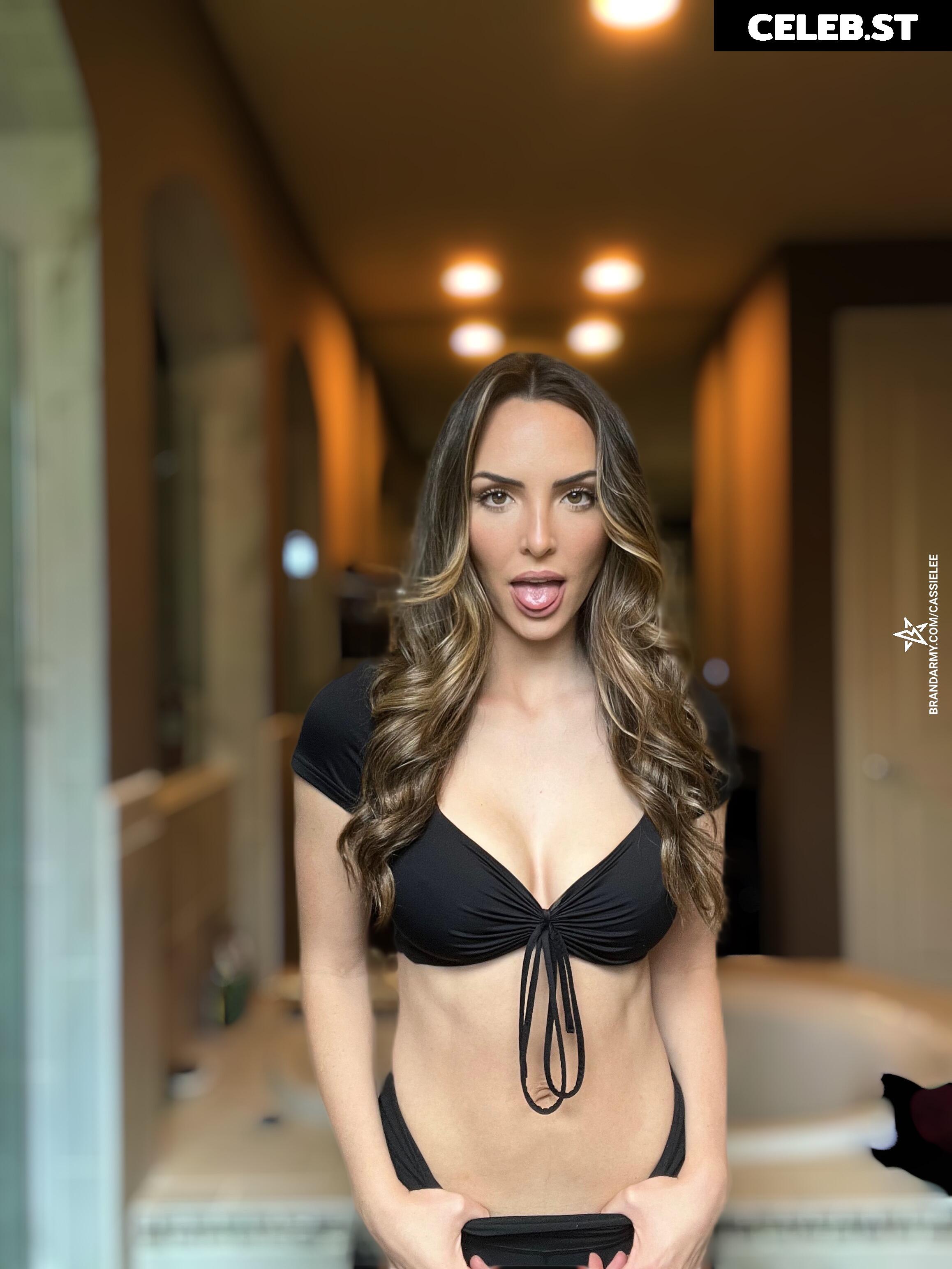 Cassie Lee/Jess McKay (Peyton Royce/Billie Kay) Image 24426081