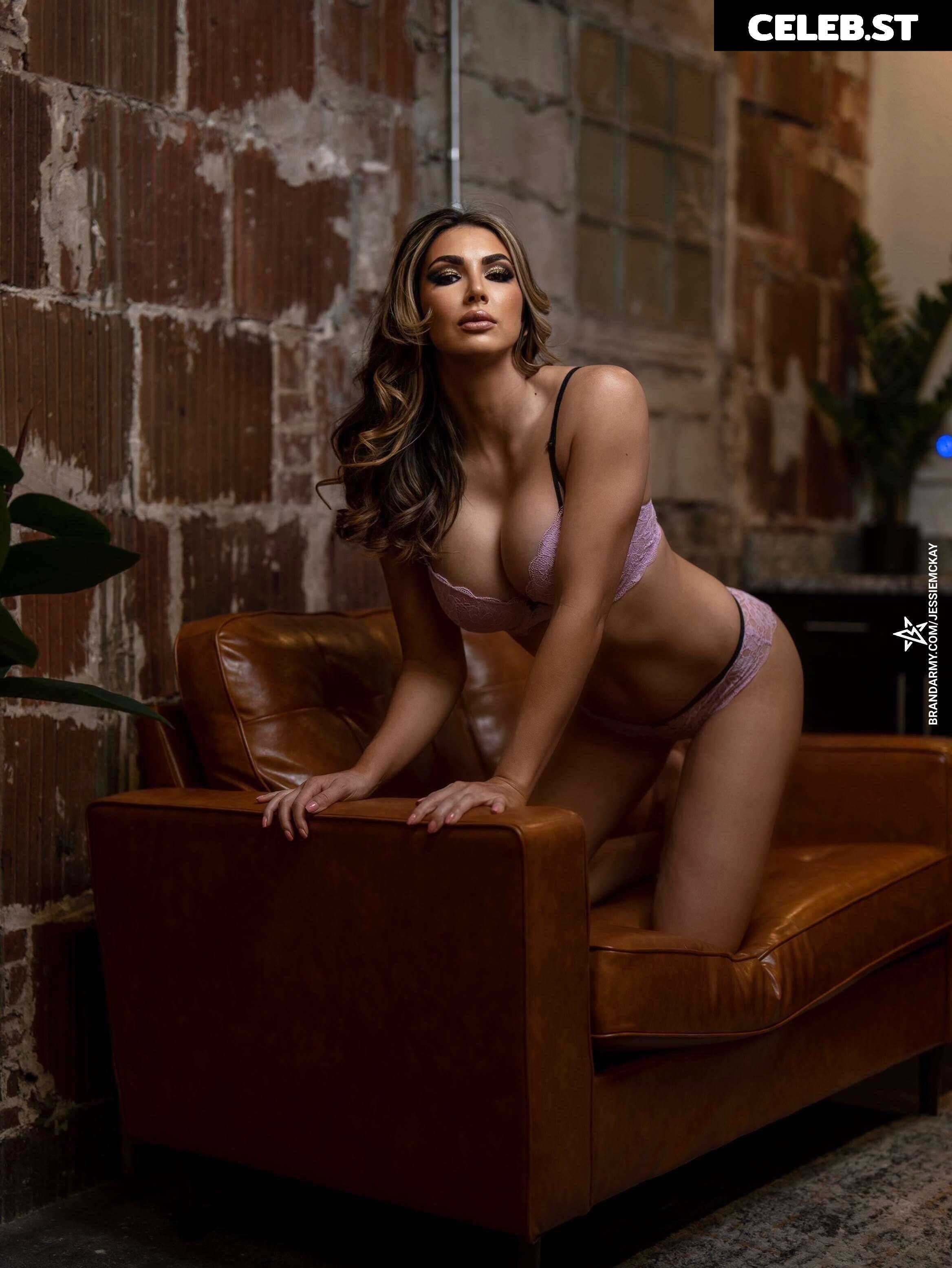 Cassie Lee/Jess McKay (Peyton Royce/Billie Kay) Image 24426017