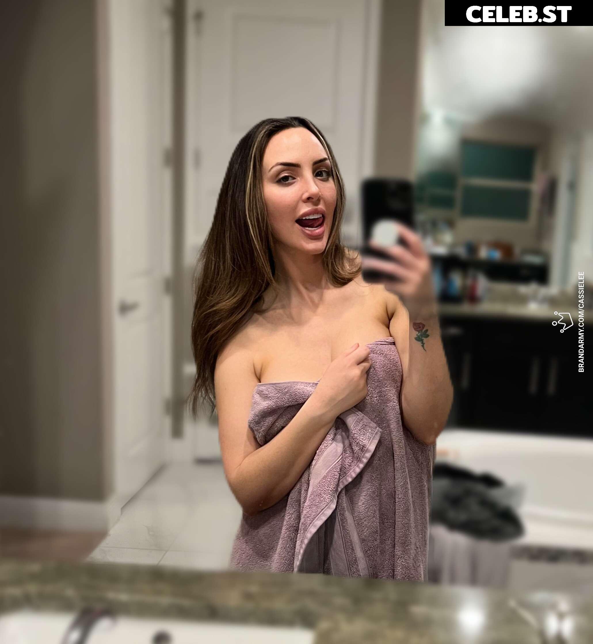 Cassie Lee/Jess McKay (Peyton Royce/Billie Kay) Image 24426228