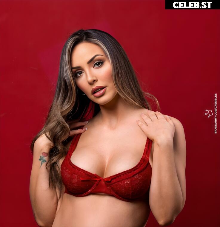Cassie Lee/Jess McKay (Peyton Royce/Billie Kay) Image 24426255