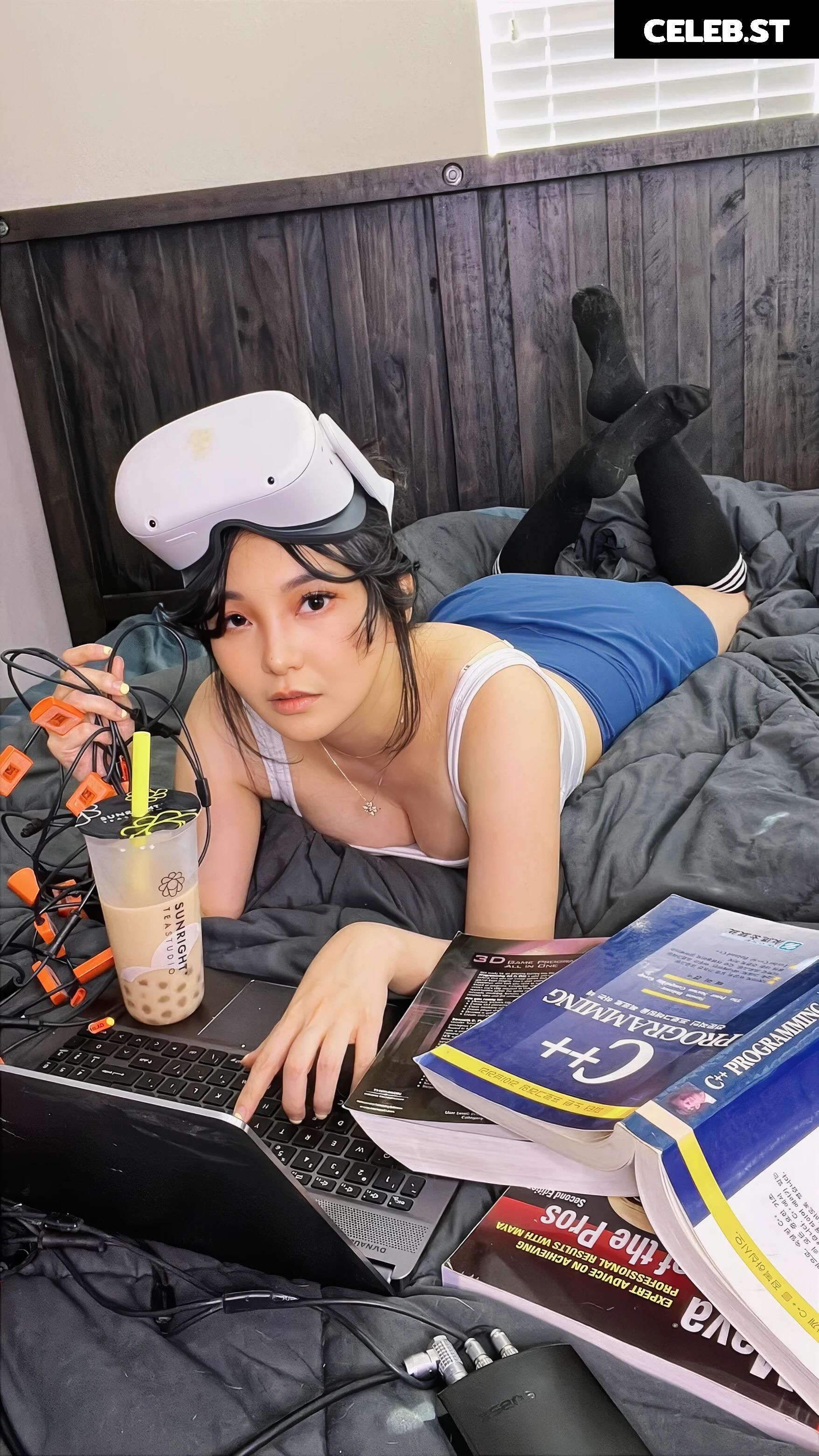 Codemiko / Youneh Image 24423800