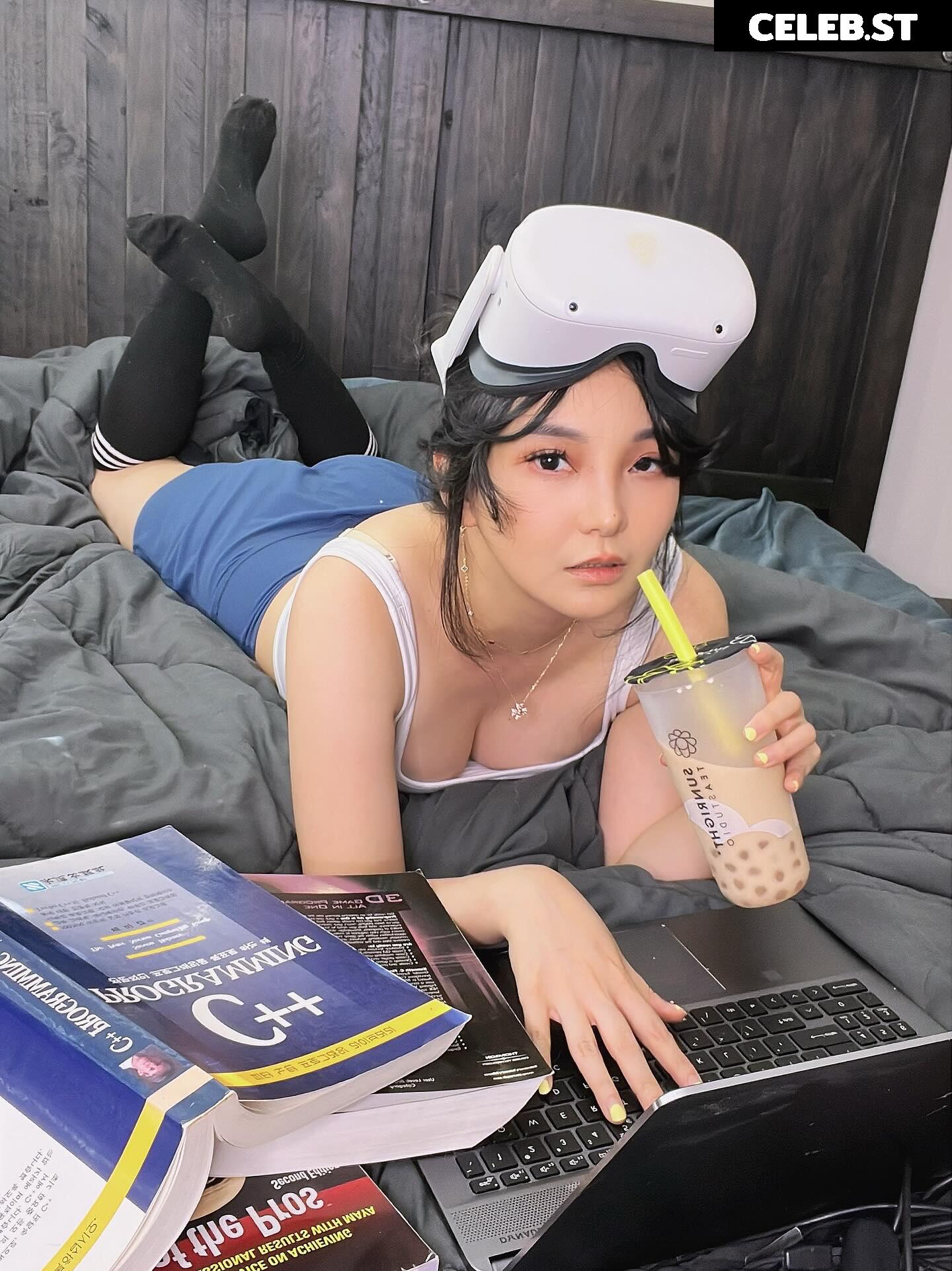 Codemiko / Youneh Image 24422859