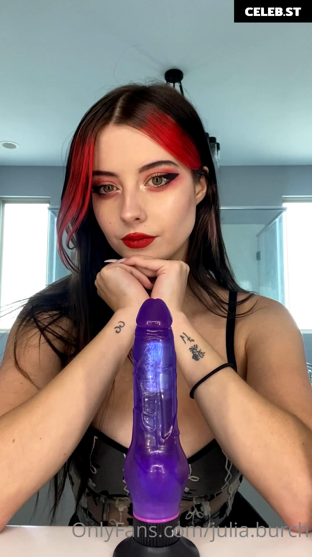 Julia &amp; Lauren Burch Image 2440455