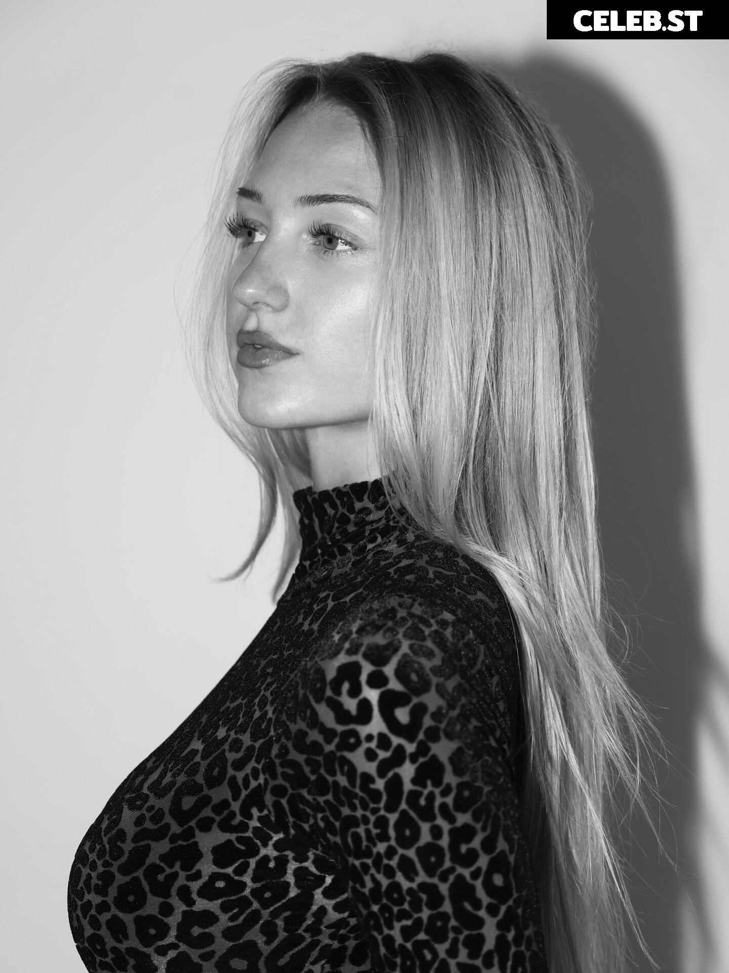 iamsydneythomas / Sydney Thomas Image 24403103