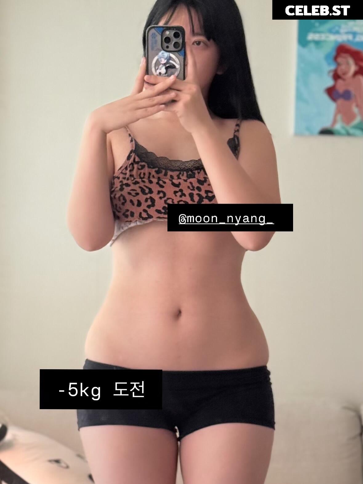 Heeheemoon / moon_nyang_ Image 24491801