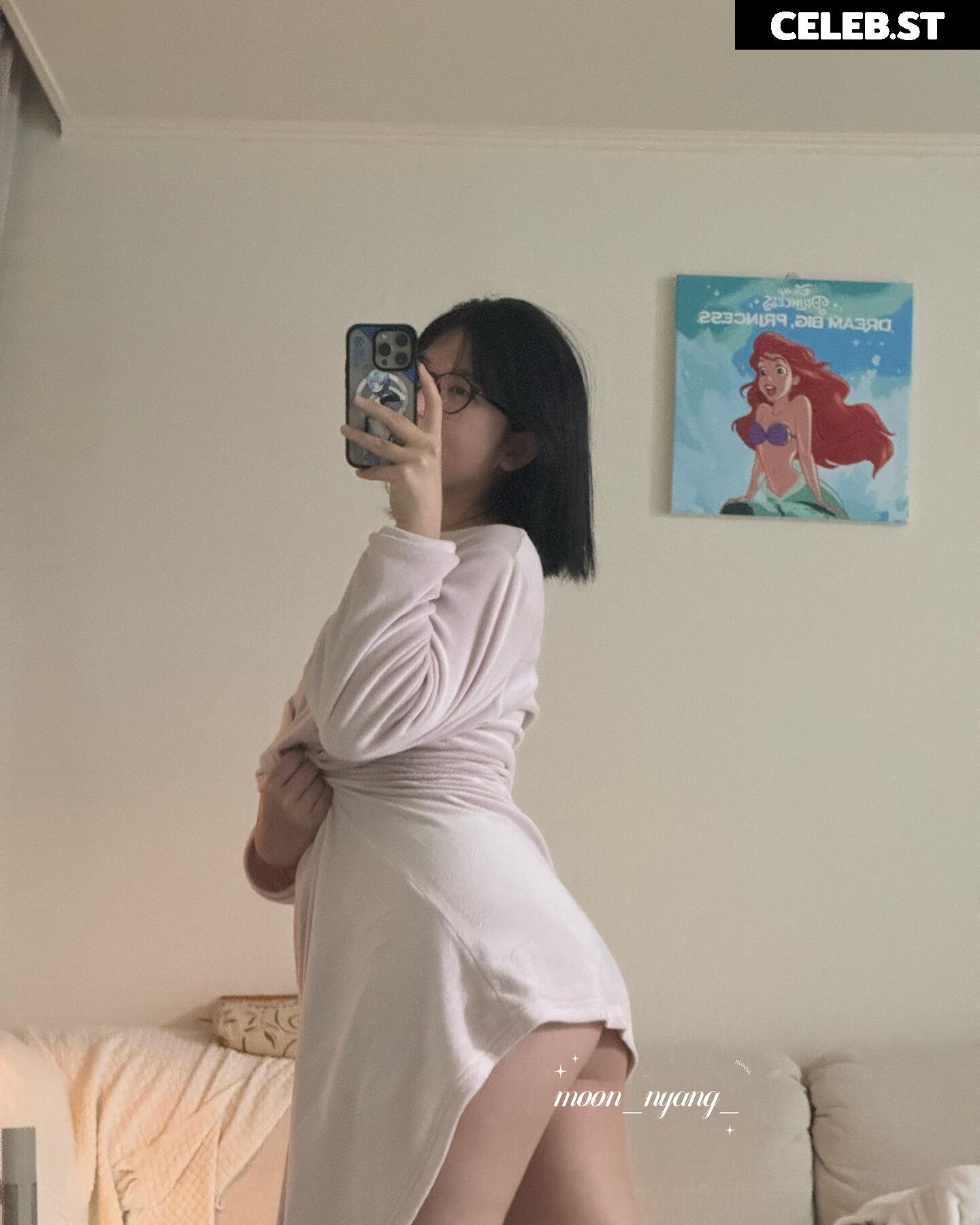 Heeheemoon / moon_nyang_ Image 24491784