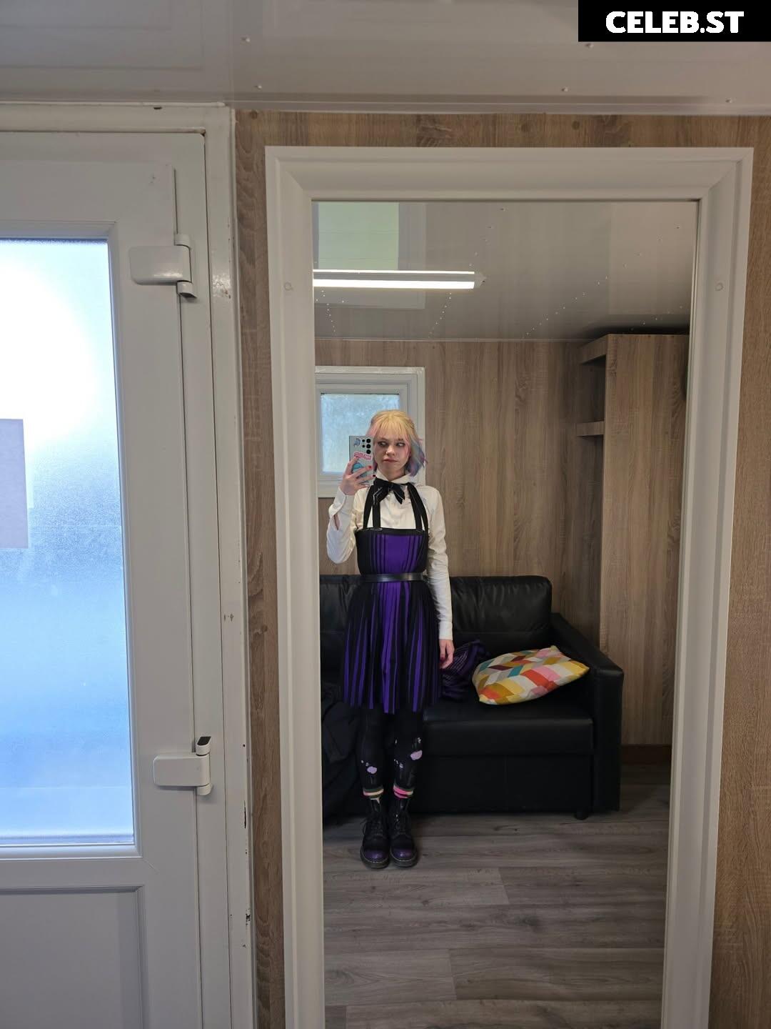 Emma Myers Image 24490230
