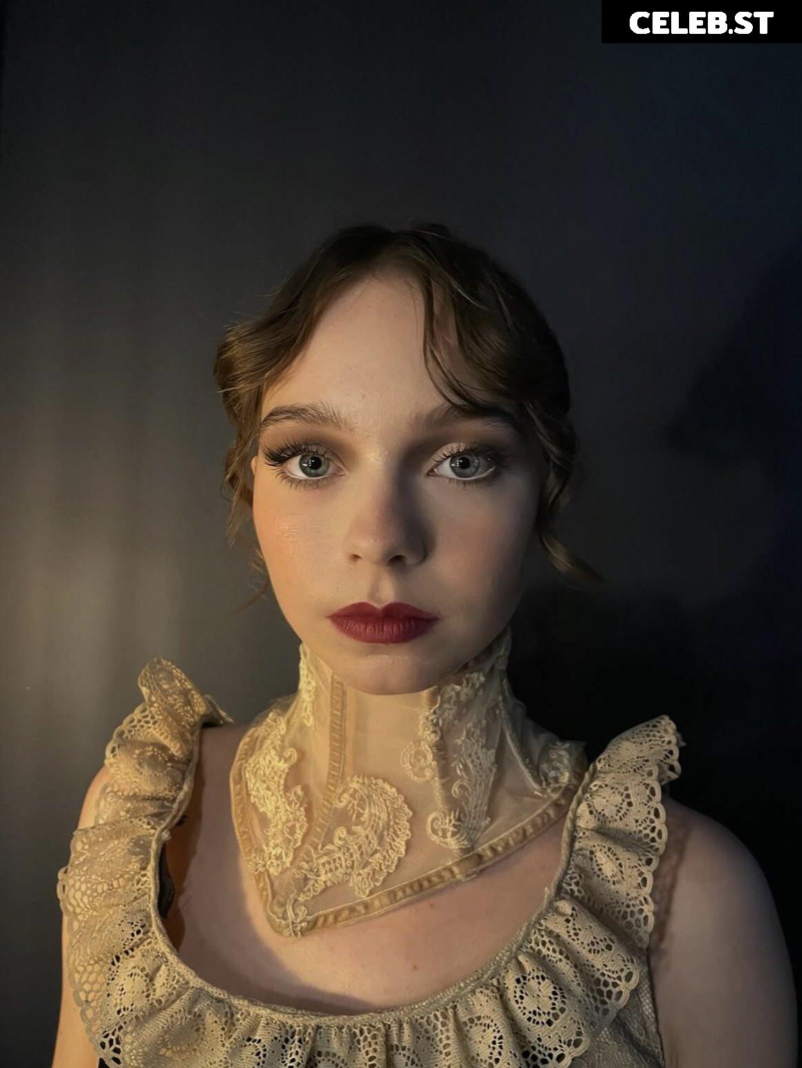 Emma Myers Image 24490257