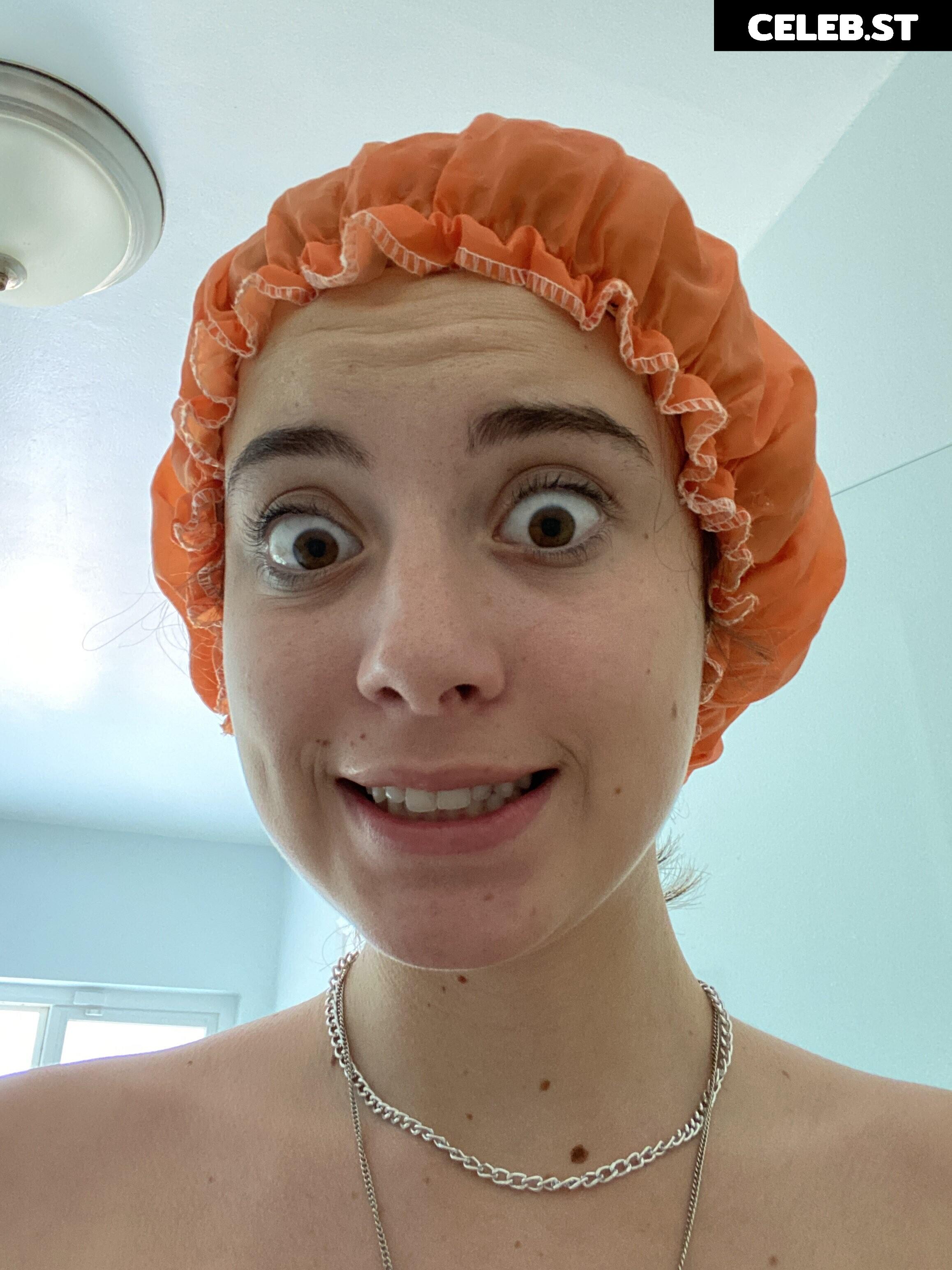 Hotblockchain / Emily Cocea / cryptobaddie1 Image 24484604