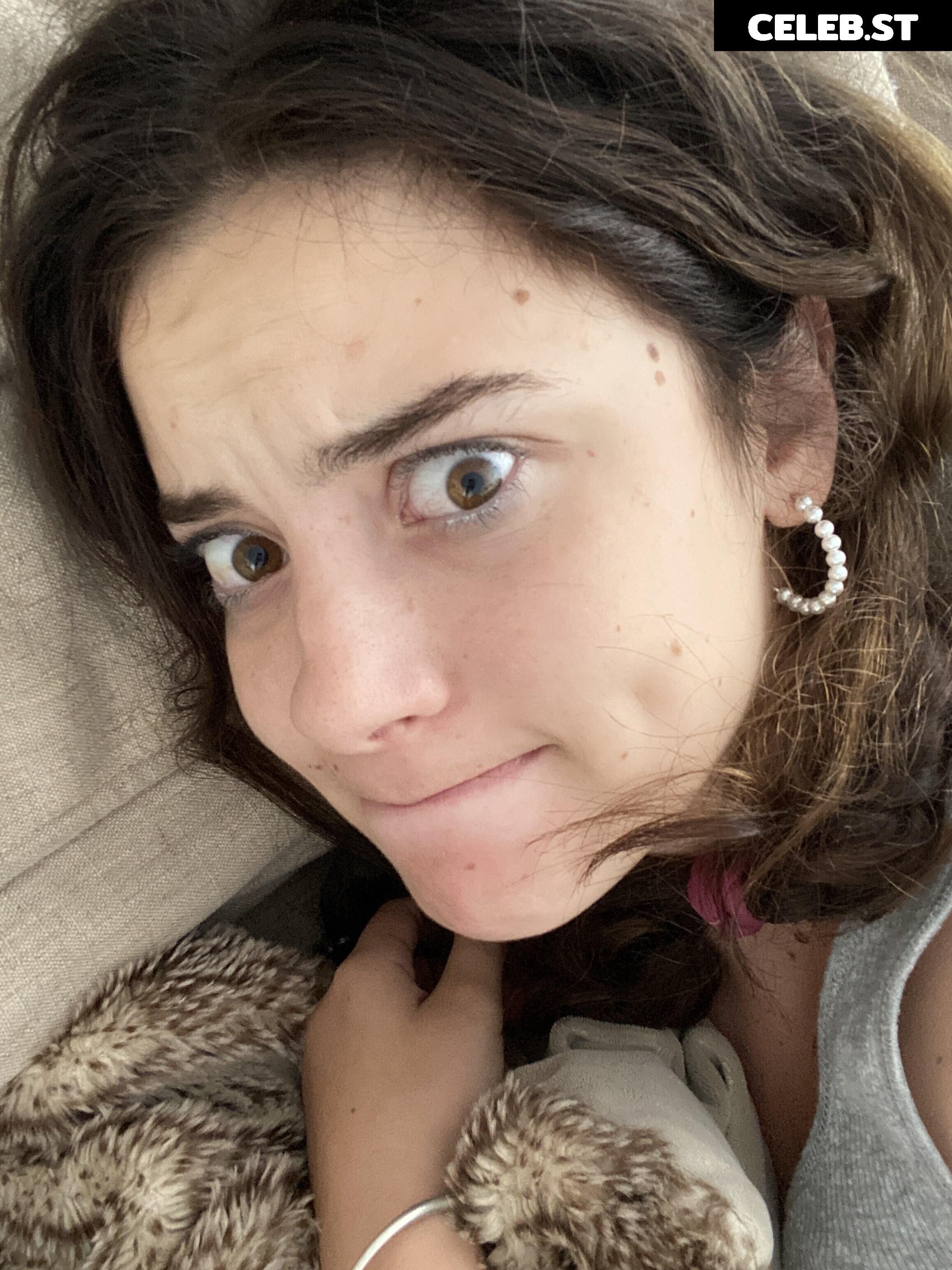 Hotblockchain / Emily Cocea / cryptobaddie1 Image 24484609