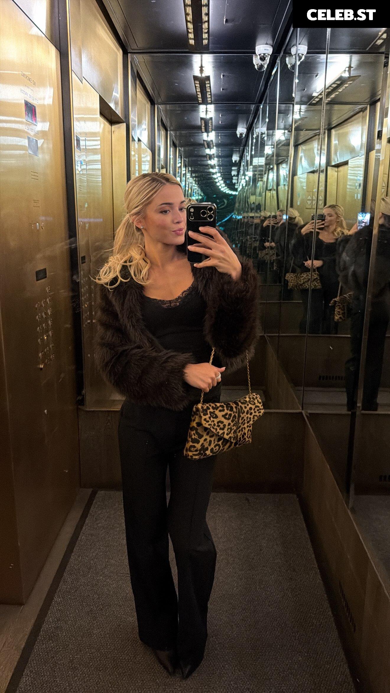 Livvy Dunne Image 24483128