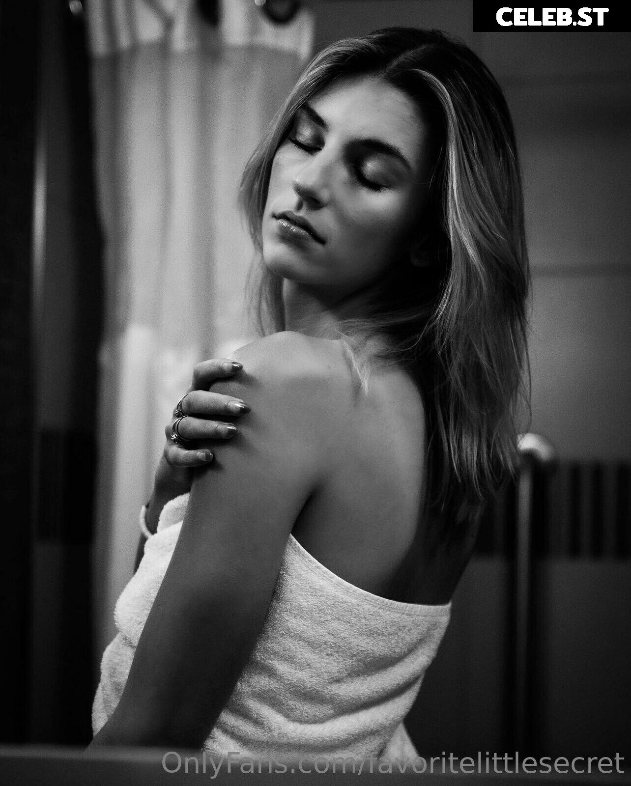 xoxambs / favoritelittlesecret / ambiebambii_ Image 24352444