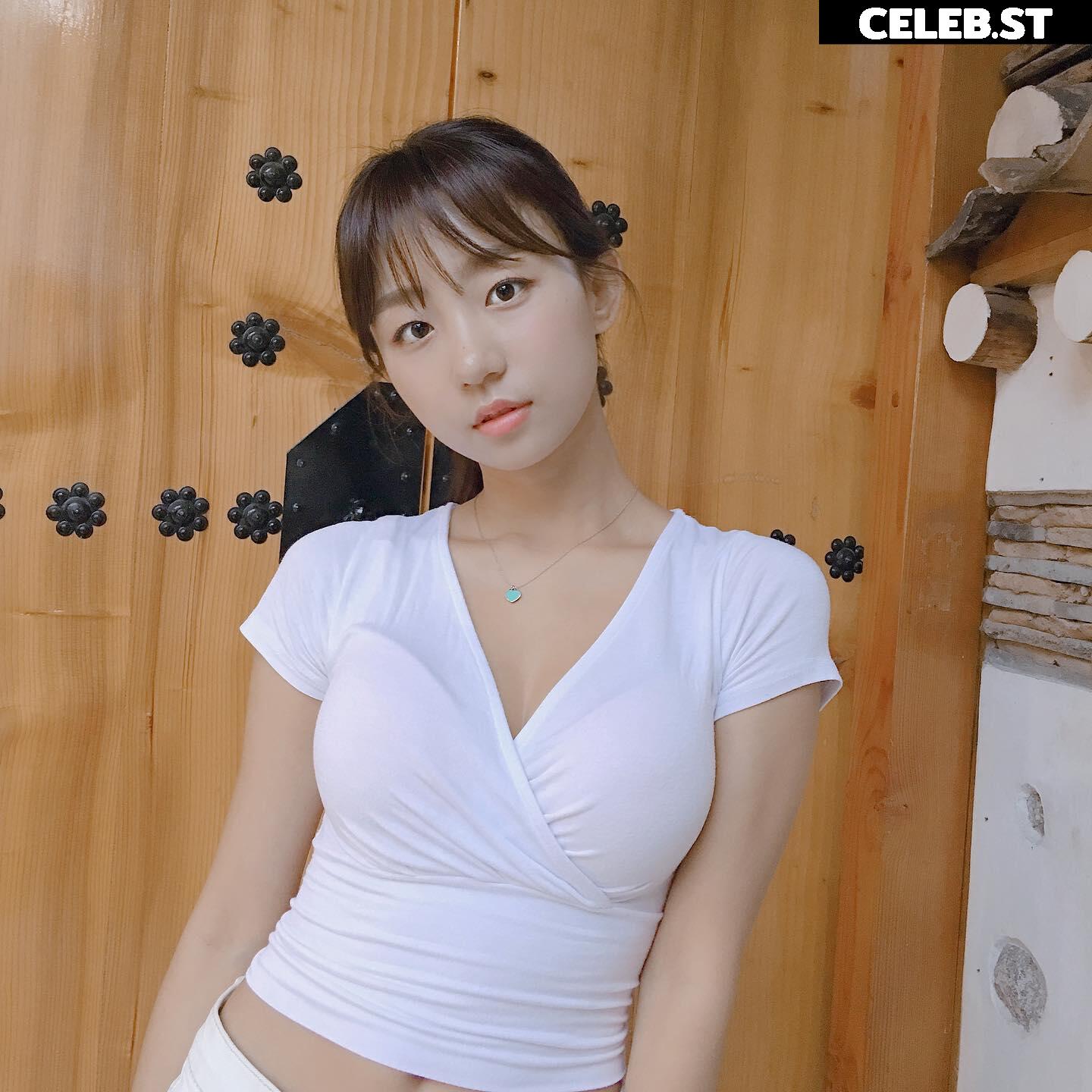 Eunji Pyoapple Image 24366769