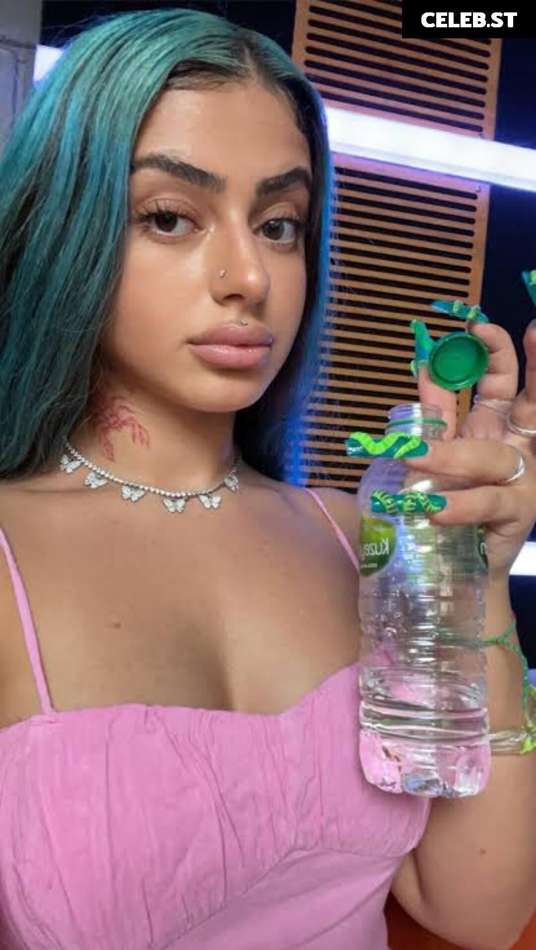 Asya alizade Image 2437845