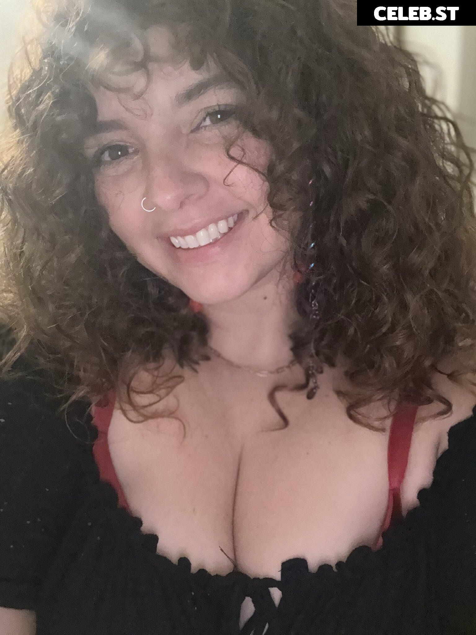 Kayla Valentine Image 24378725