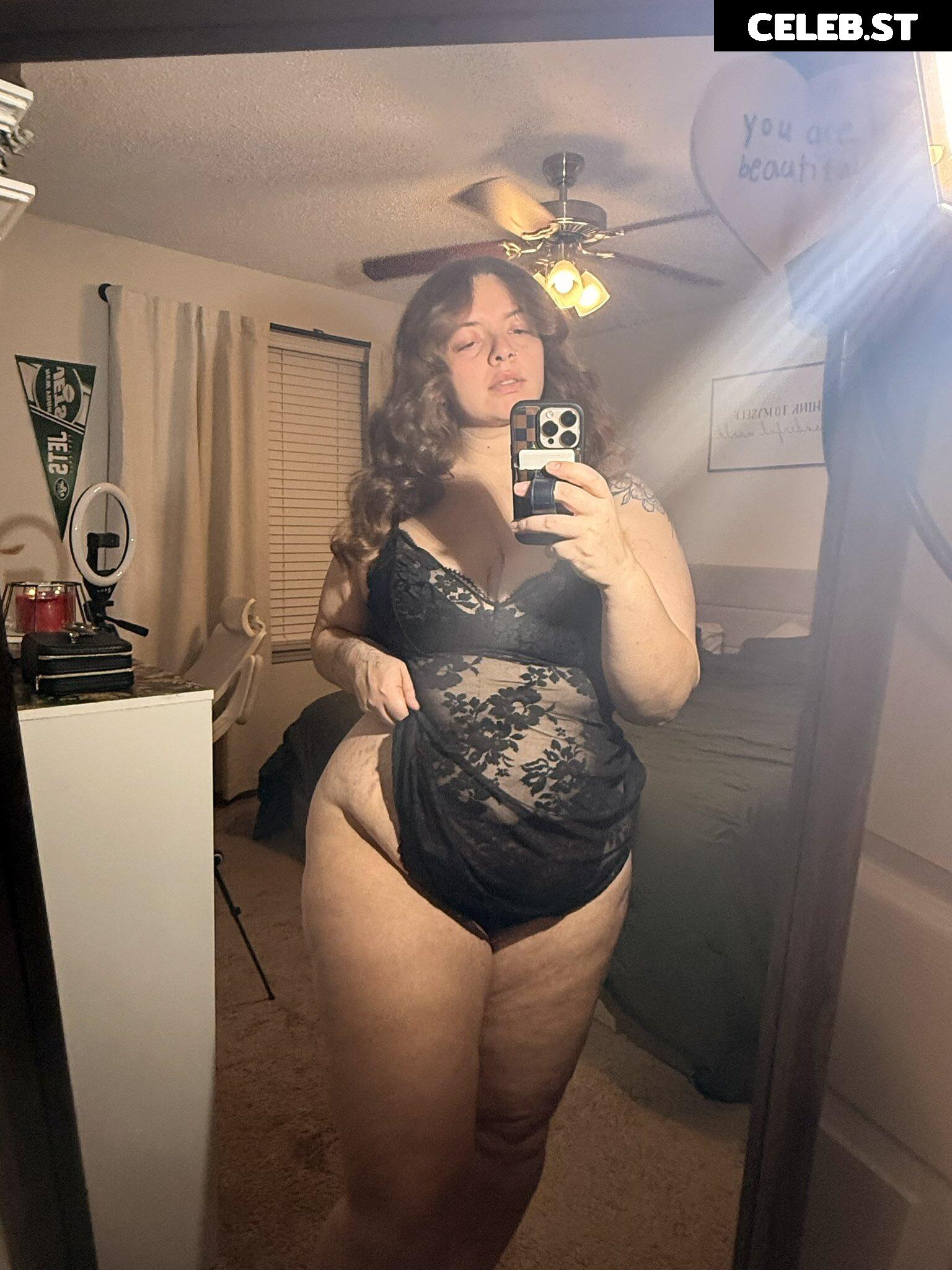 Kayla Valentine Image 24378732