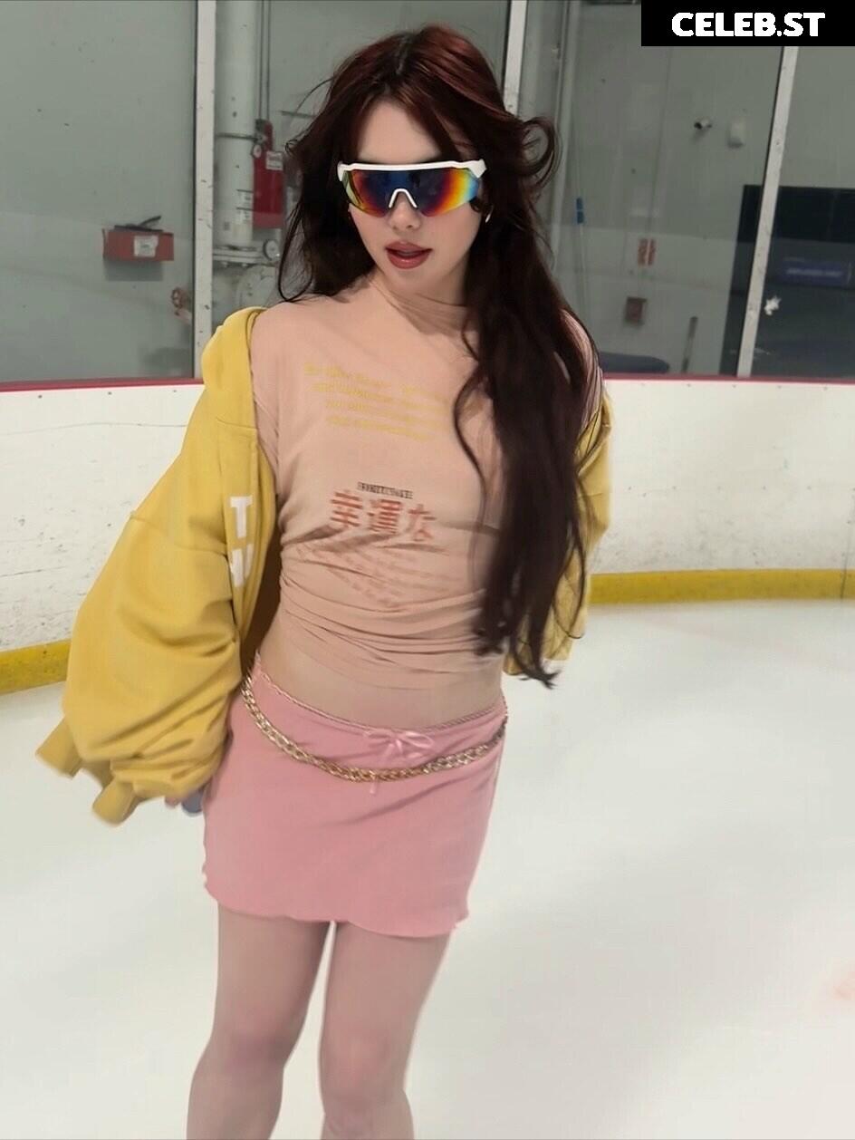 McKayla Maroney Image 24371216