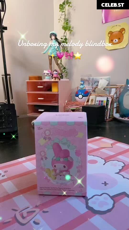 Karenxtran/Strawberry.bunni Image 24373614