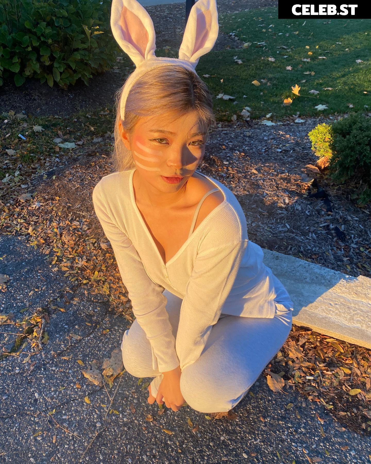 Karenxtran/Strawberry.bunni Image 24373322