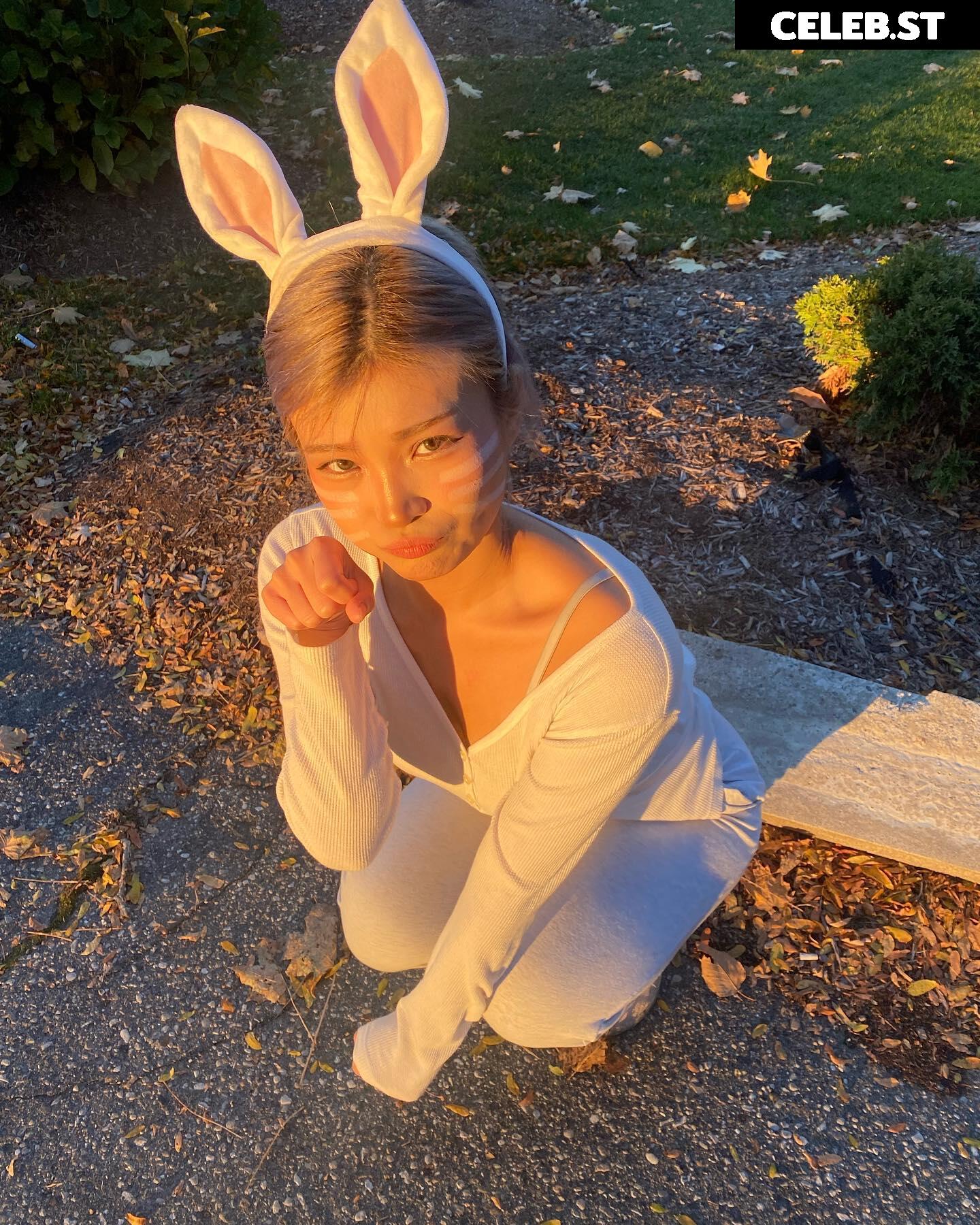 Karenxtran/Strawberry.bunni Image 24373320