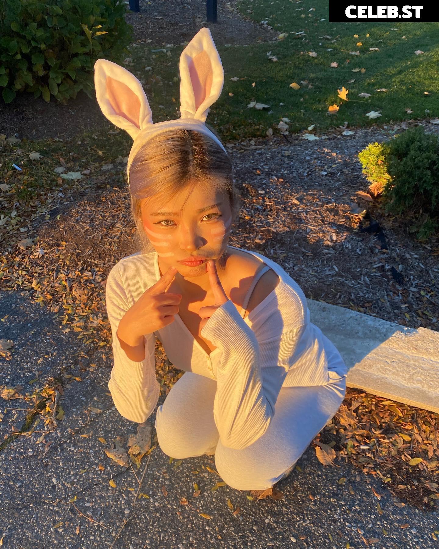 Karenxtran/Strawberry.bunni Image 24373324
