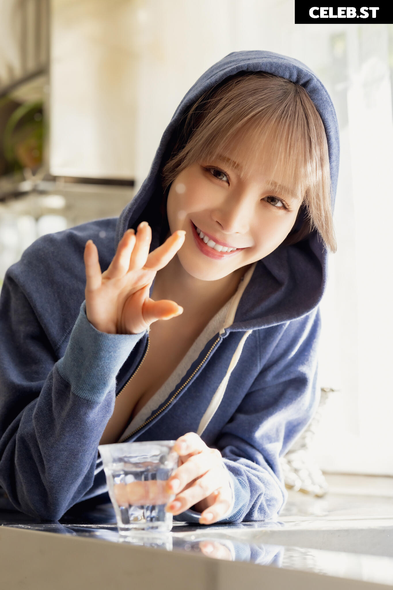 Kana Momonogi Image 24305819