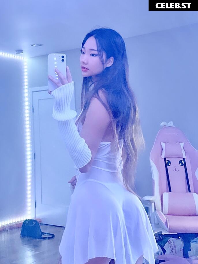 nekogir1 / goodgirl1 / Gracesongx Image 24304181