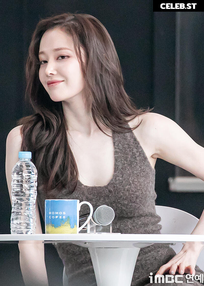 Jeon Jong-seo Image 24395641