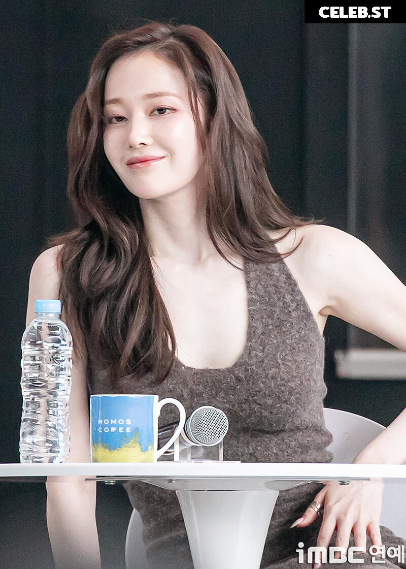 Jeon Jong-seo Image 24395647