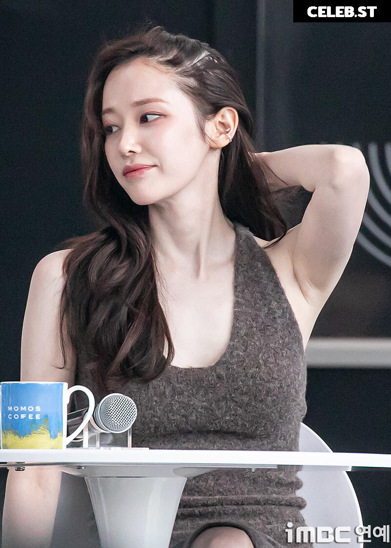 Jeon Jong-seo Image 24395645