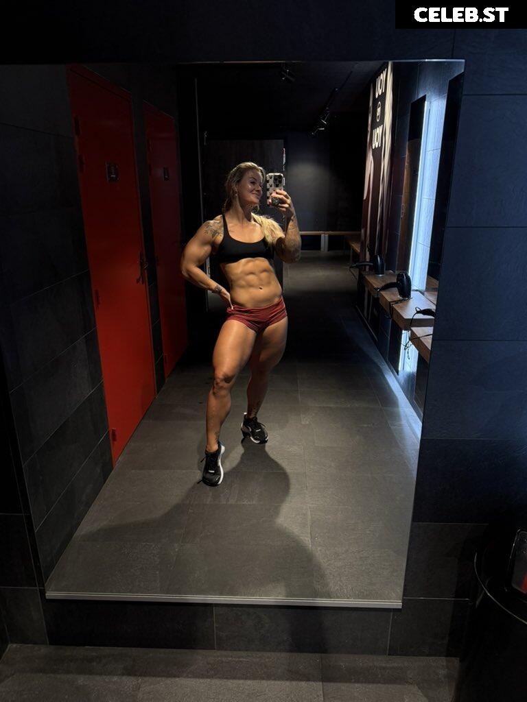 Dani Speegle/ dellespeegle Image 24393683