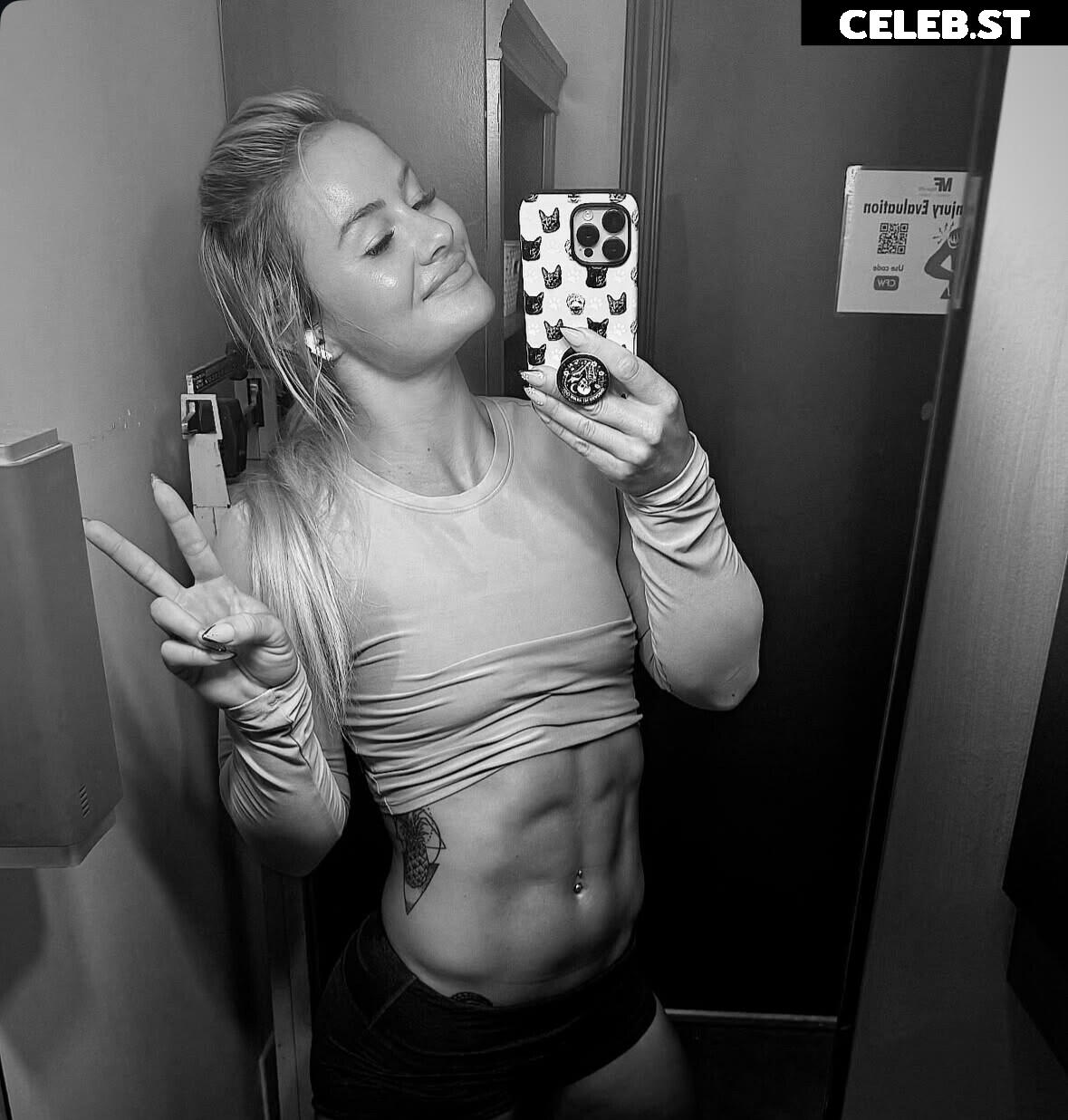 Dani Speegle/ dellespeegle Image 24393646