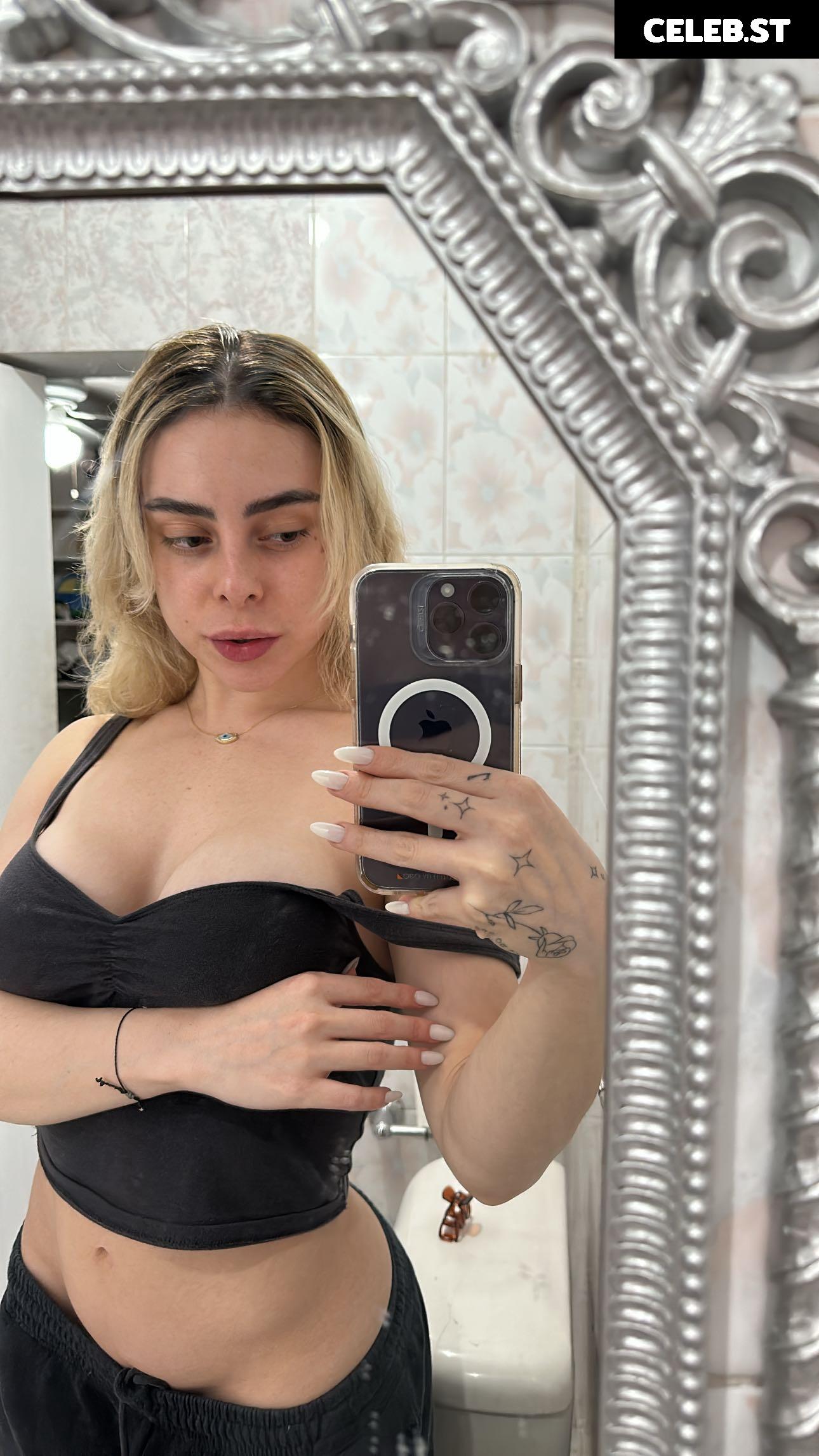Aranza Sinte @aranzasinte Image 24399795