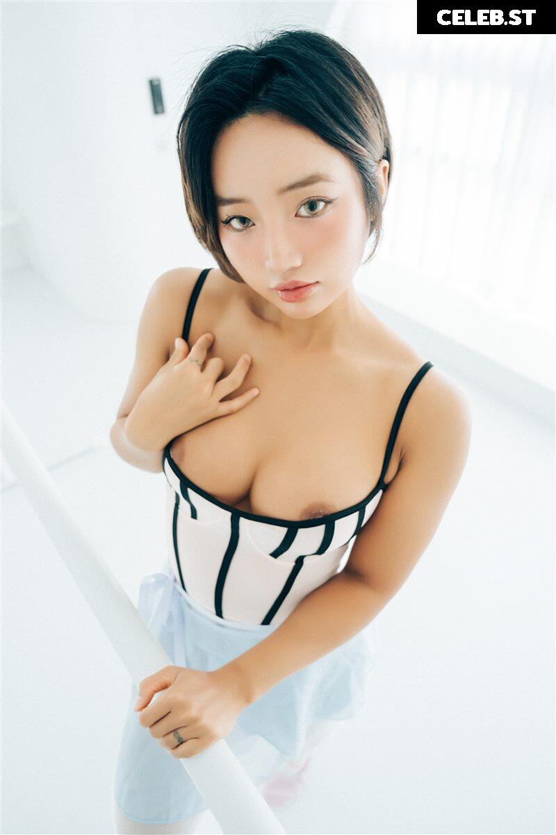 Butt Queen // 2xzxzxz2 Image 24381670
