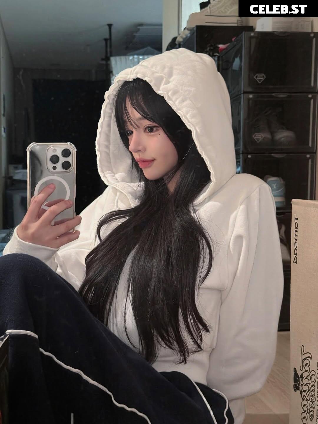 @Cher._e | 손밍 | 손민경 | melody0725 Image 24380229