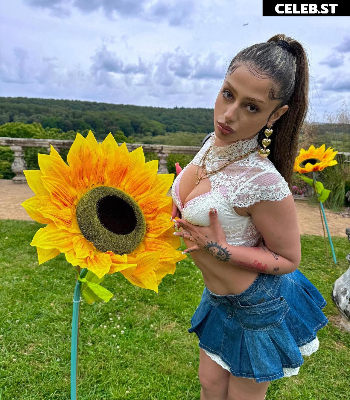 Asya alizade Image 2438324