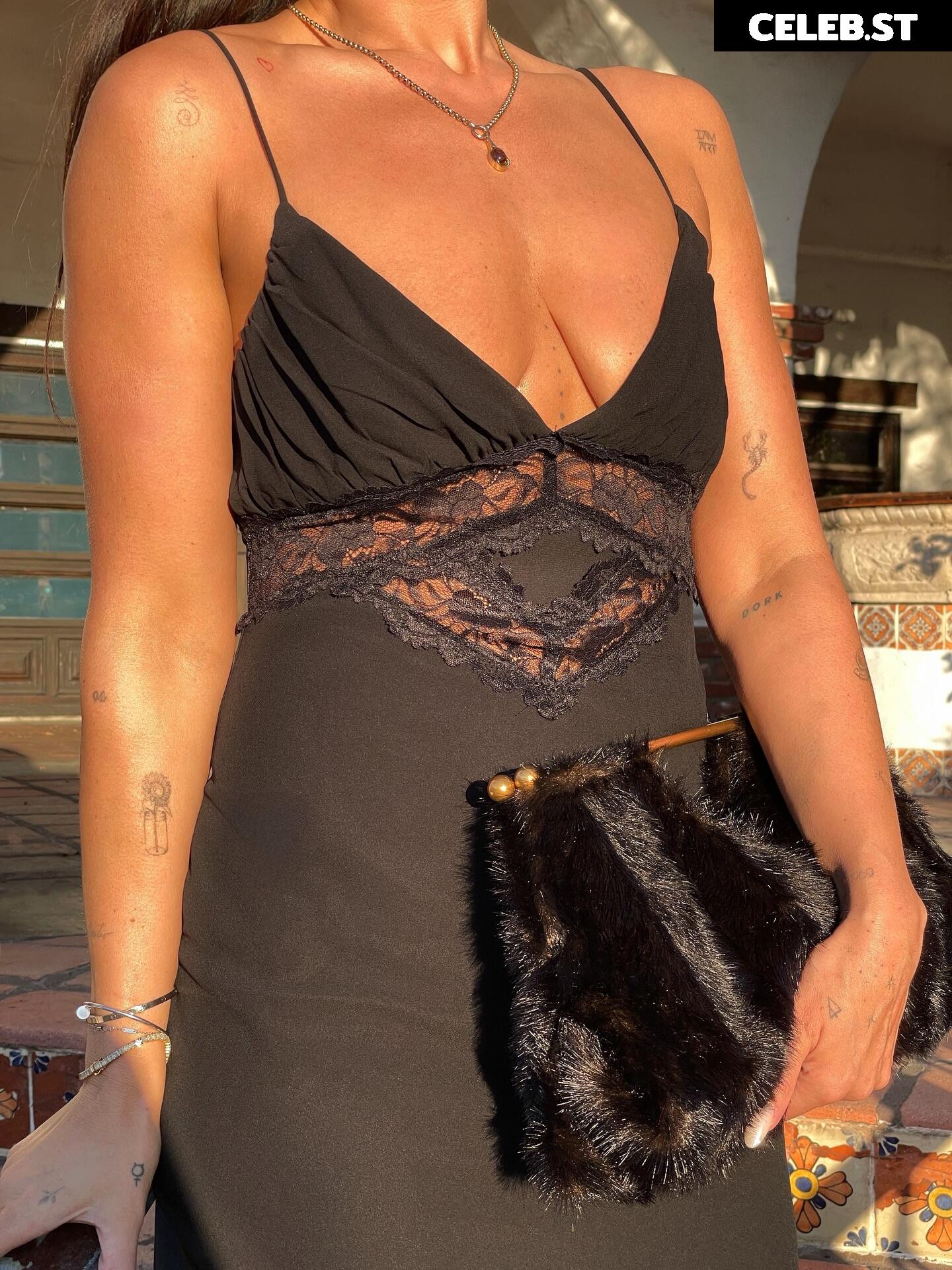 Latecia Thomas @lateciat Image 24382823