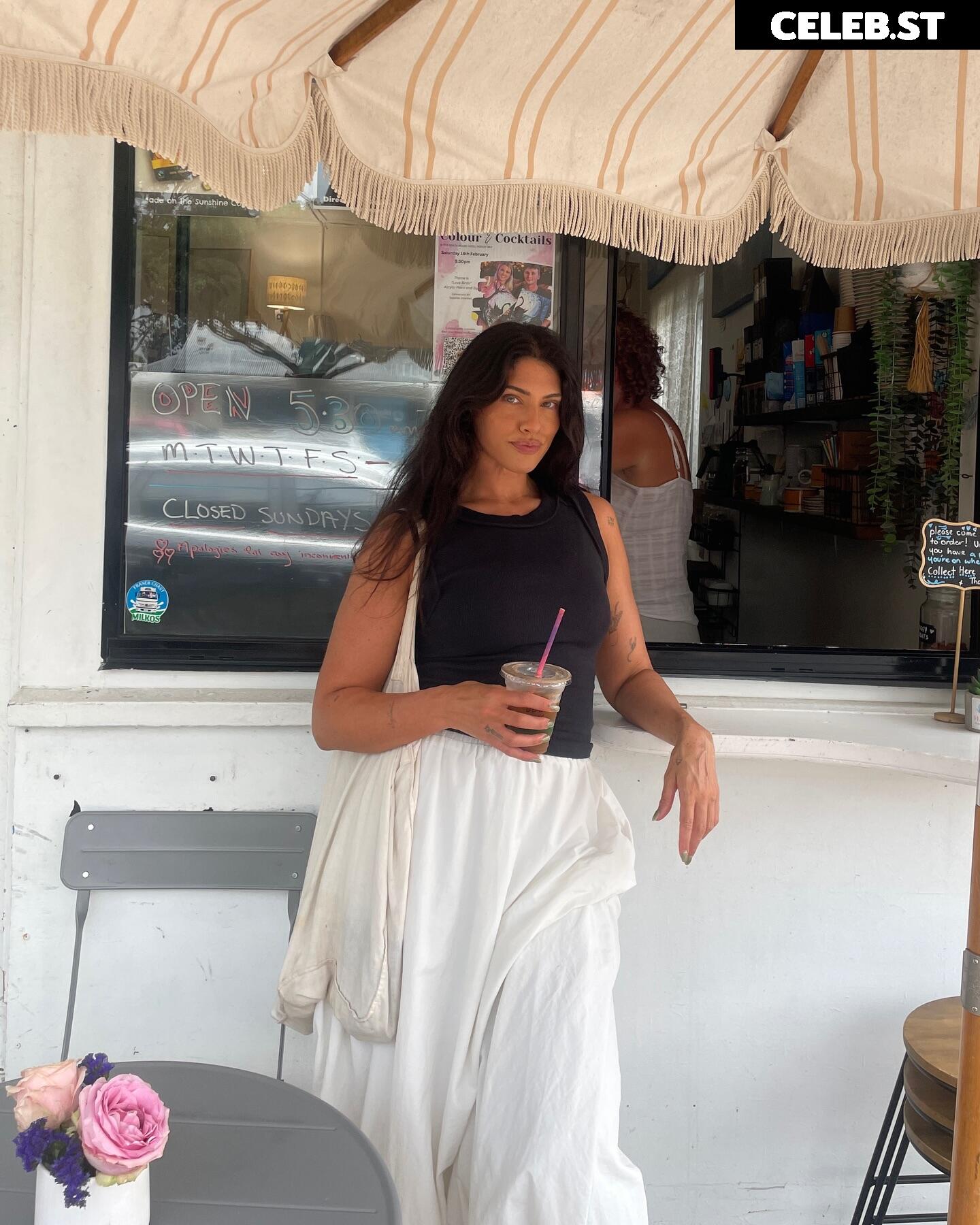 Latecia Thomas @lateciat Image 24382840