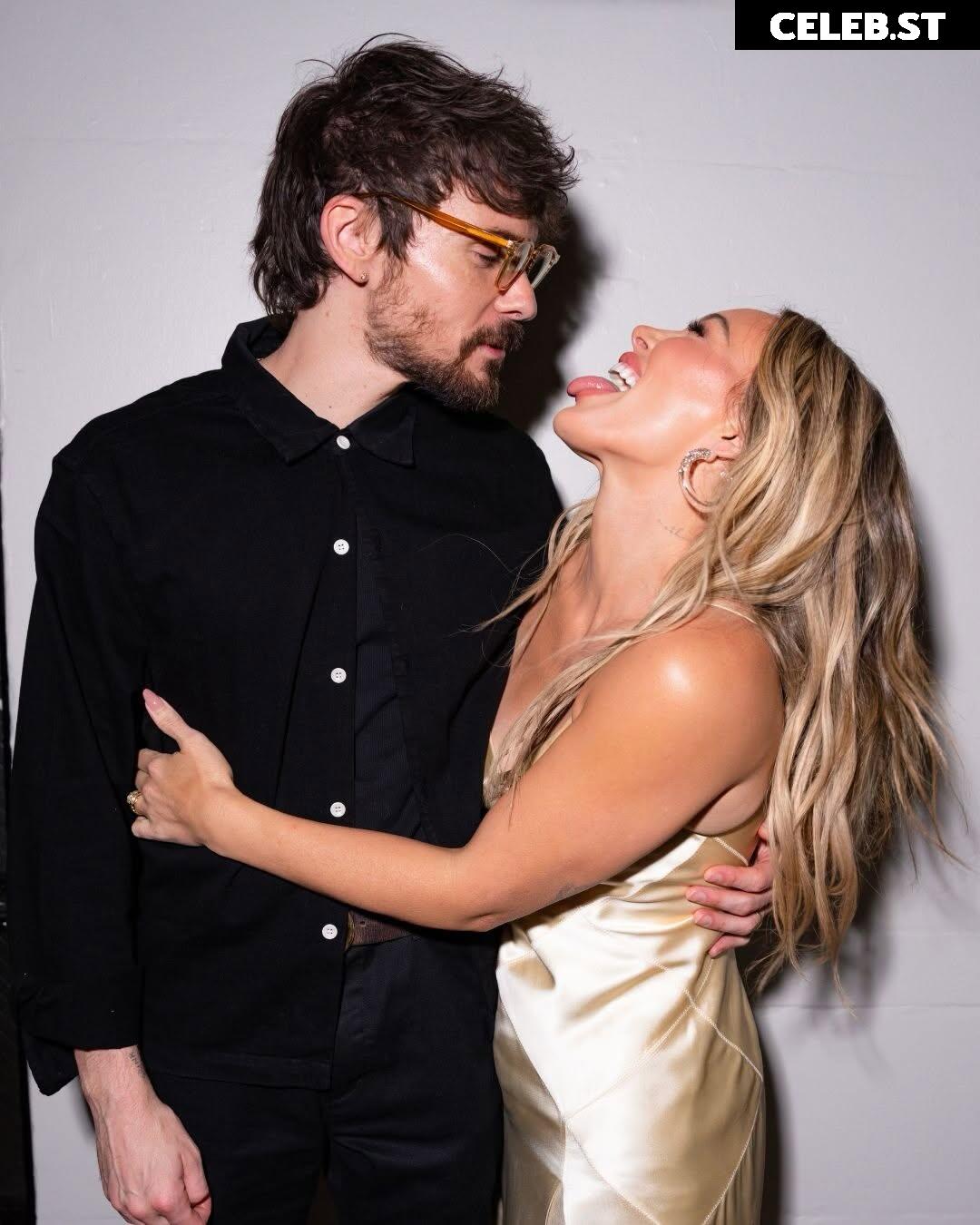Hilary Duff Image 24244983