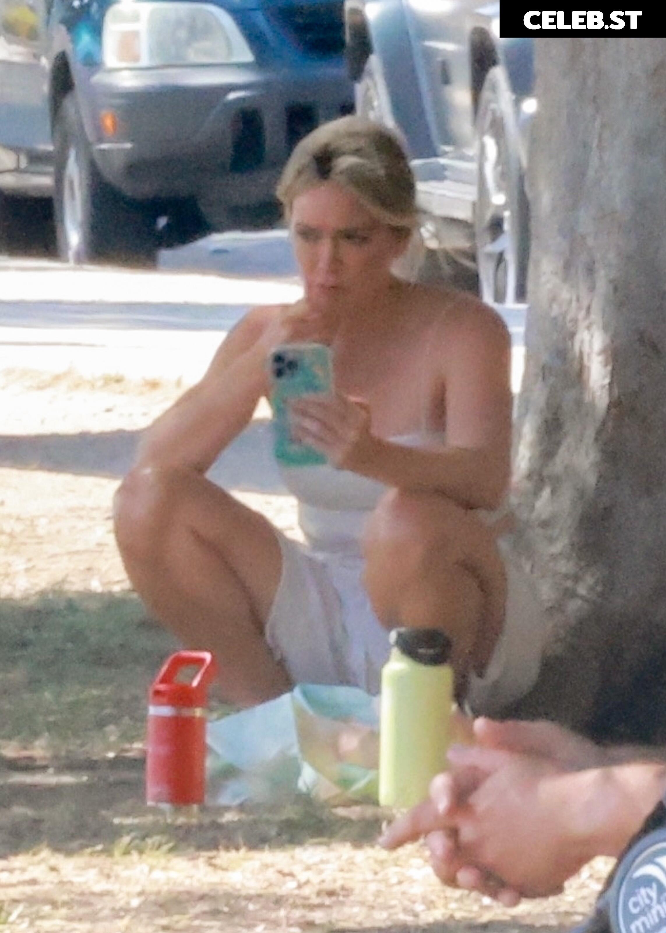Hilary Duff Image 24244411