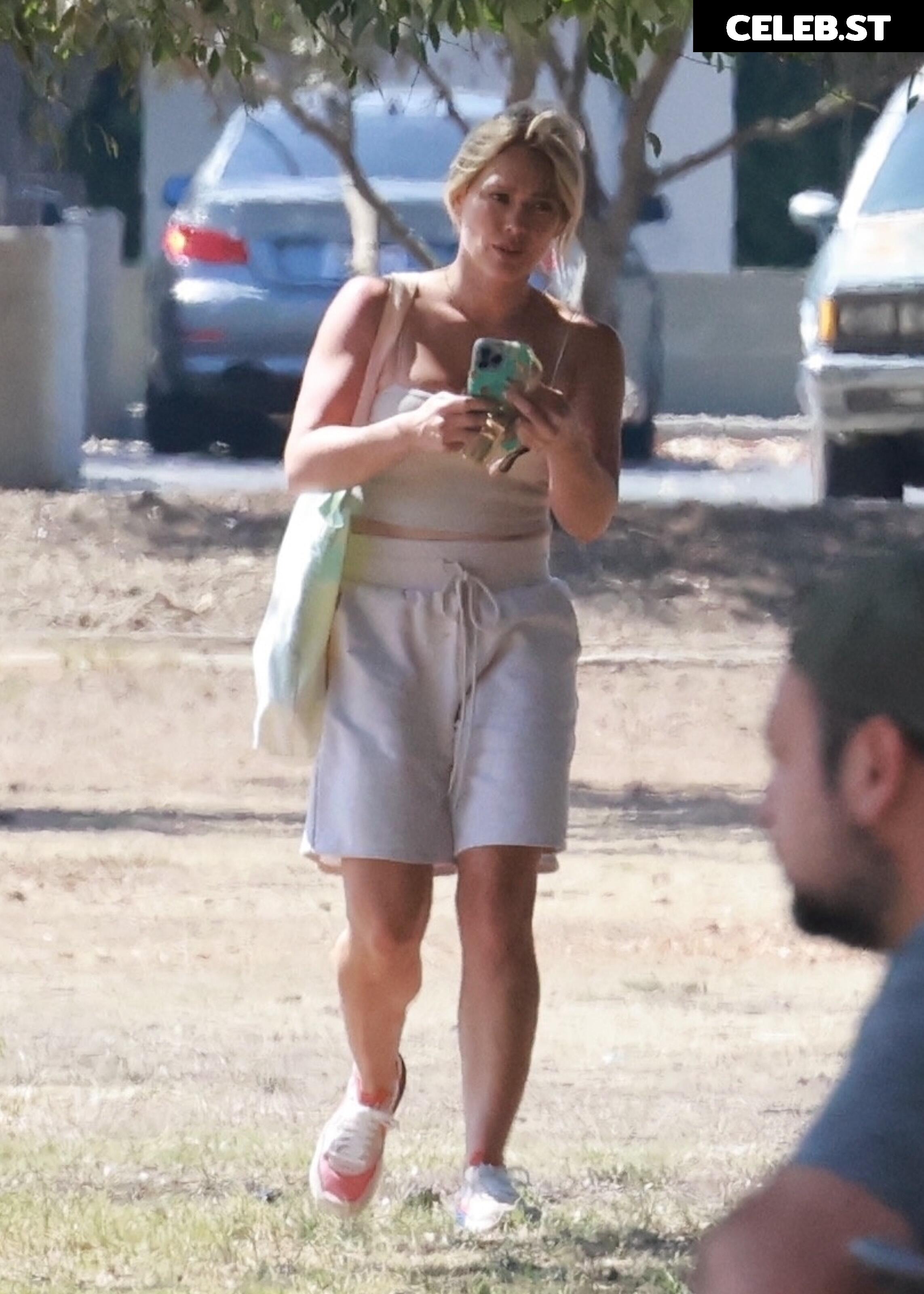 Hilary Duff Image 24244402