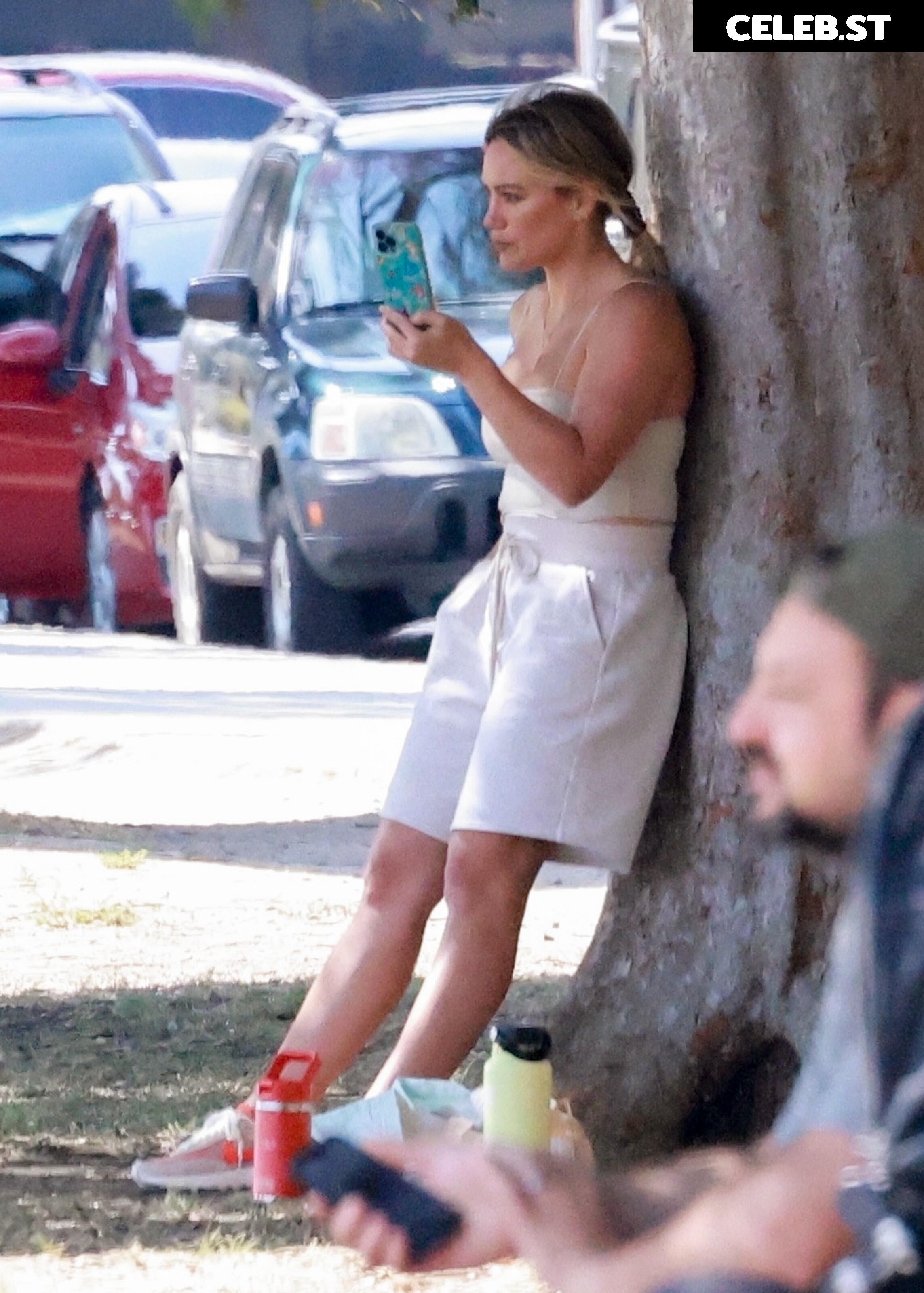 Hilary Duff Image 24244409