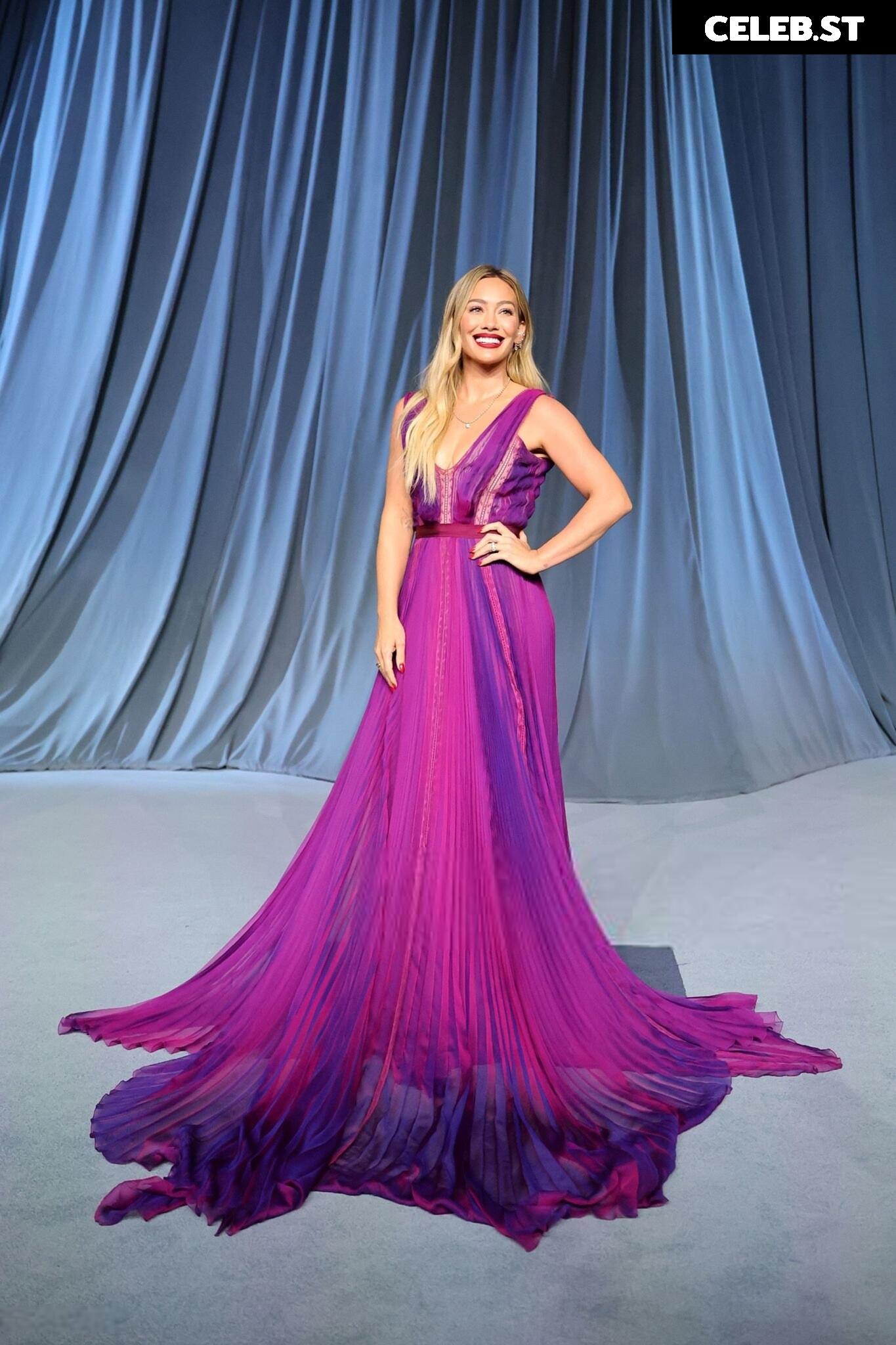 Hilary Duff Image 24244708