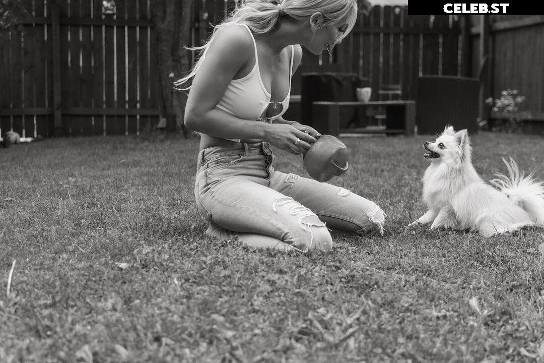 WWE Carmella Image 24244087