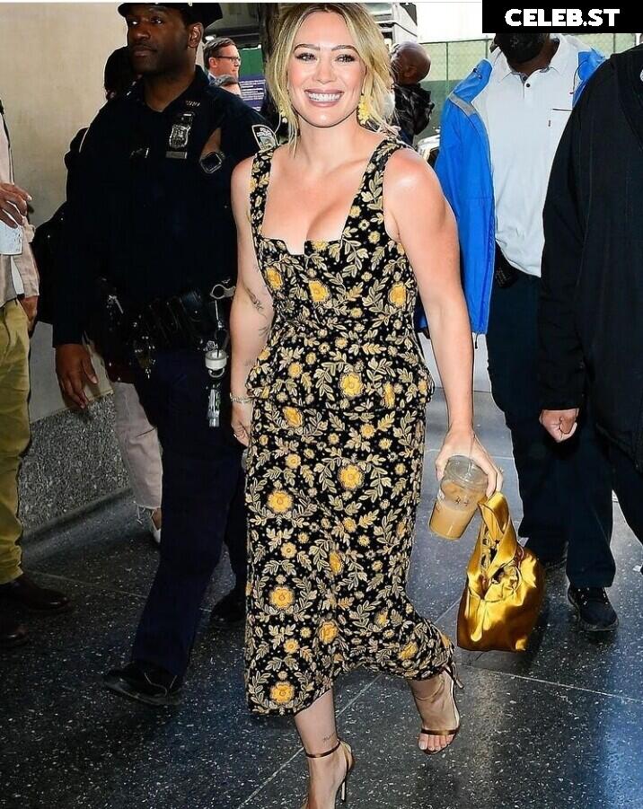 Hilary Duff Image 24244382