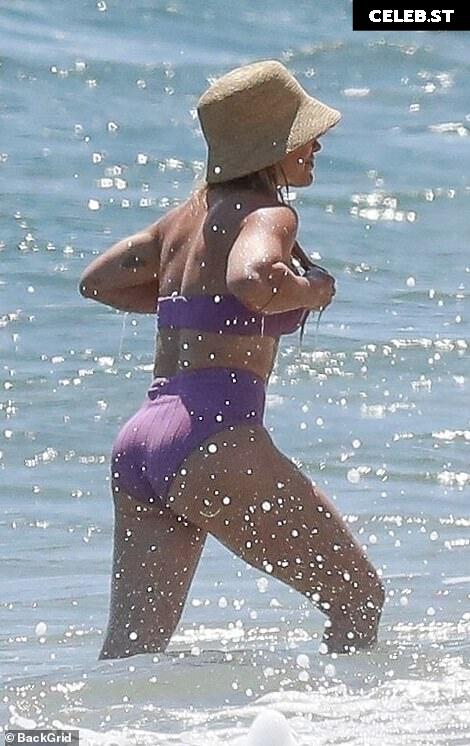Hilary Duff Image 24244341