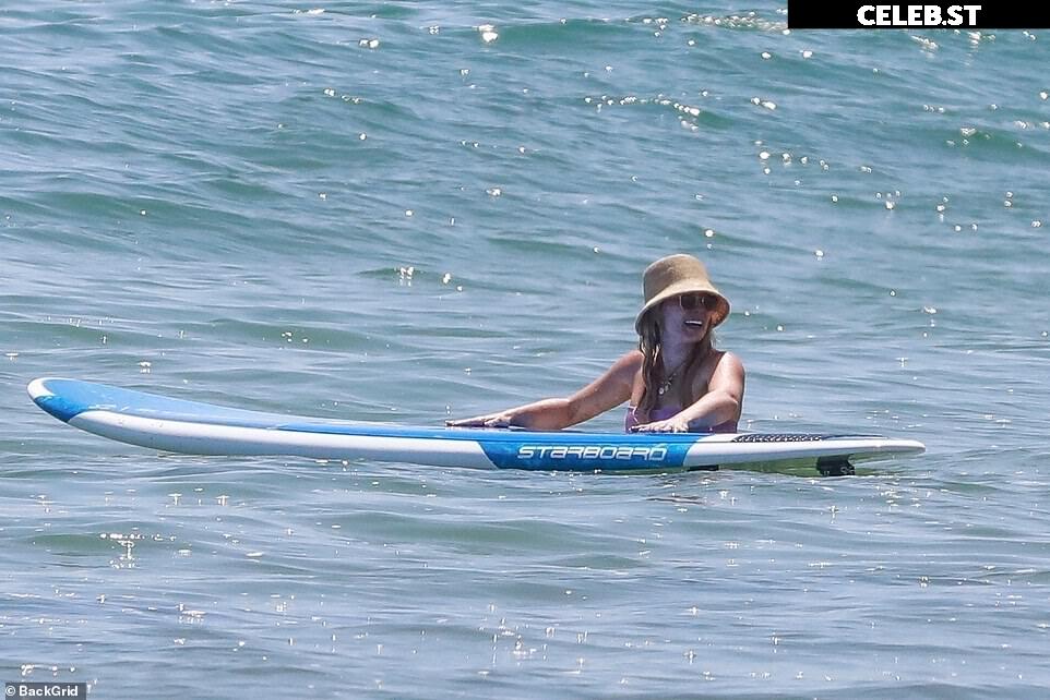 Hilary Duff Image 24244344